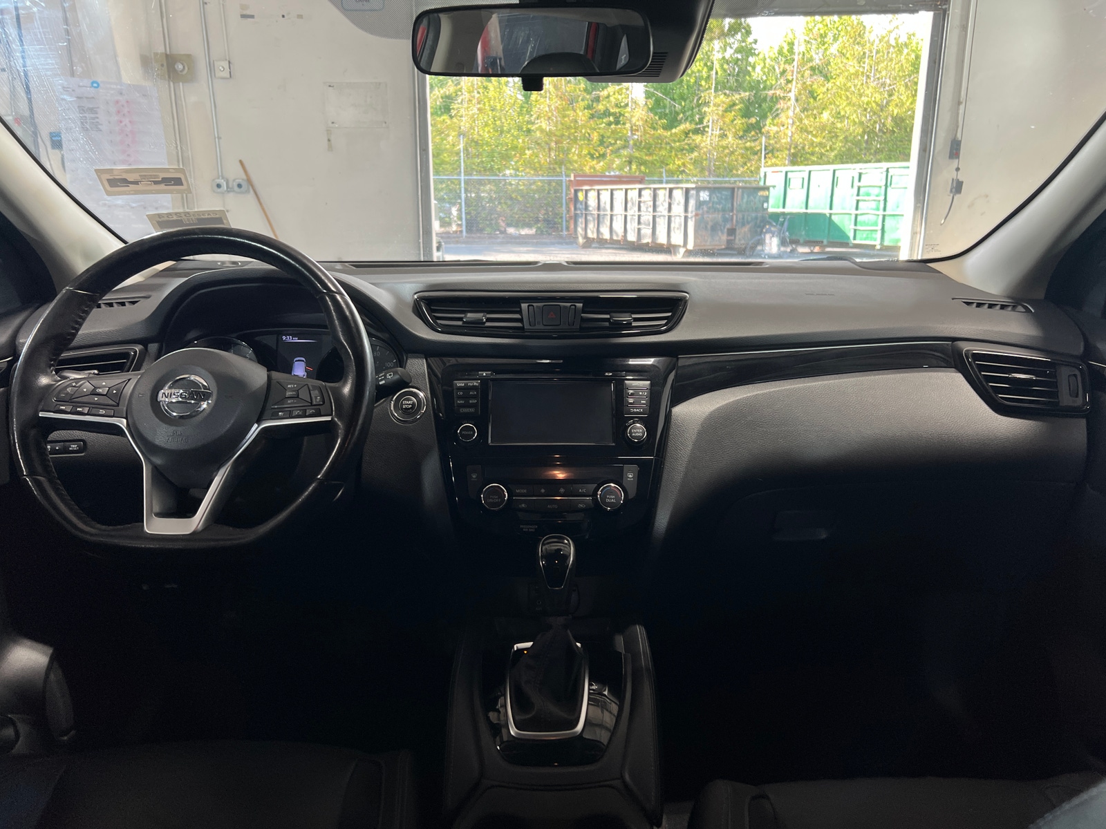 Thumbnail: 2018 Nissan Rogue Sport - 2
