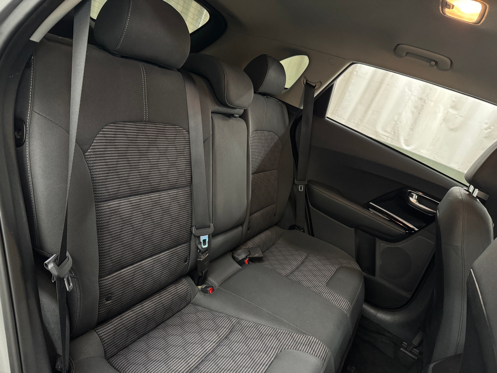 Thumbnail: 2022 Kia Niro - 6