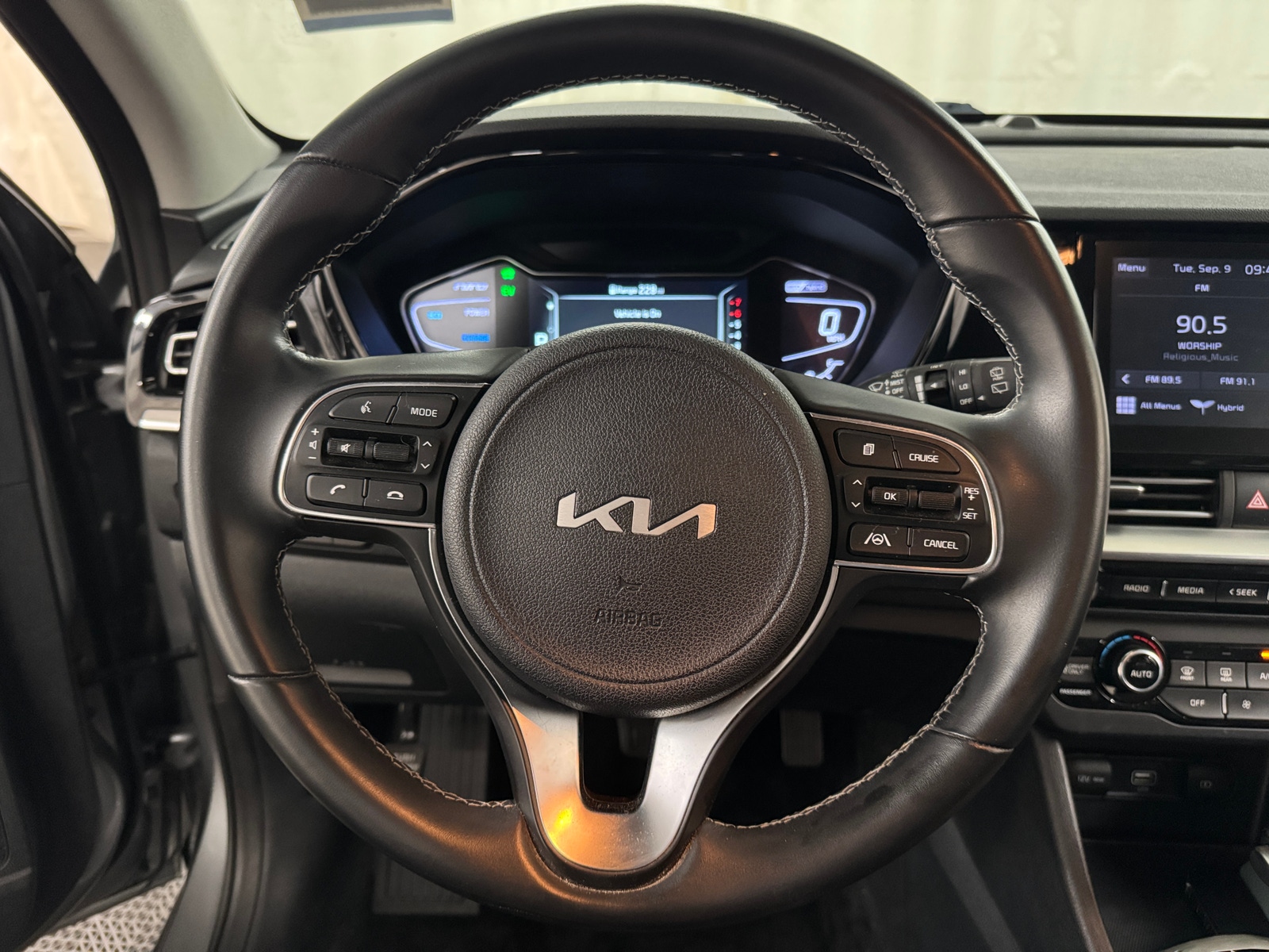 Thumbnail: 2022 Kia Niro - 5