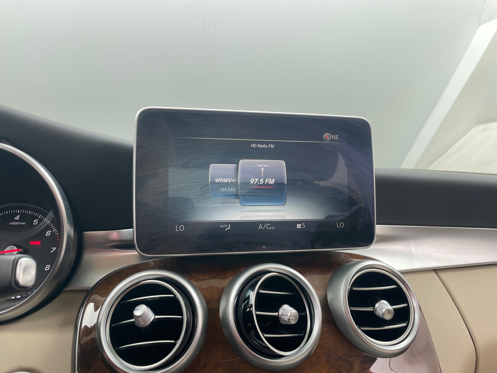 Thumbnail: 2016 Mercedes-Benz C-Class - 3