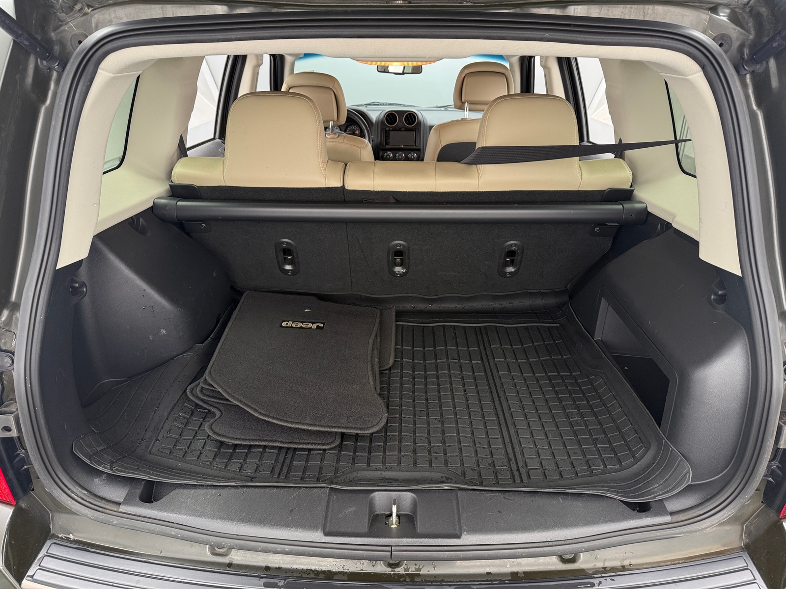 Thumbnail: 2016 Jeep Patriot - 7