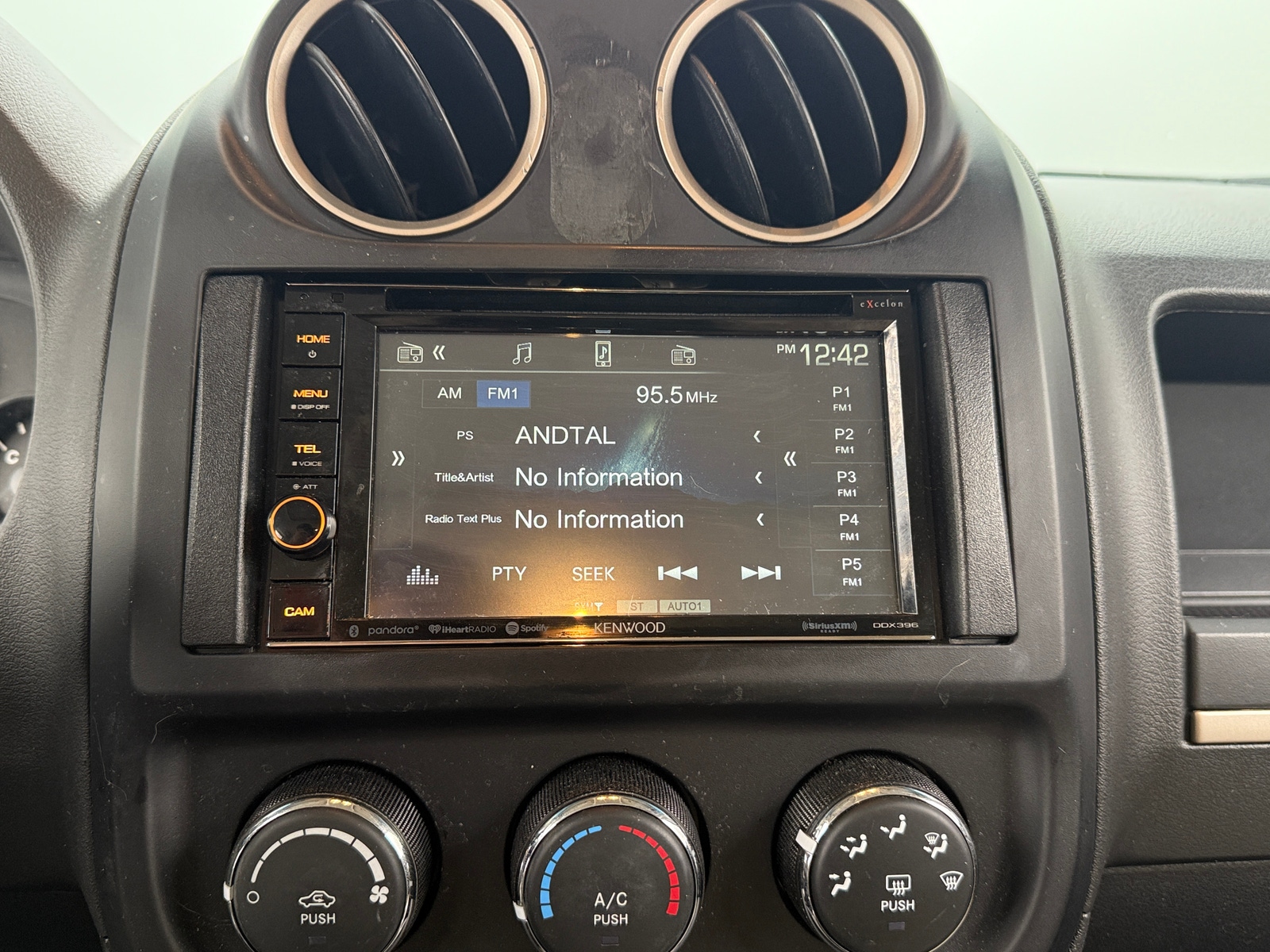 Thumbnail: 2016 Jeep Patriot - 4