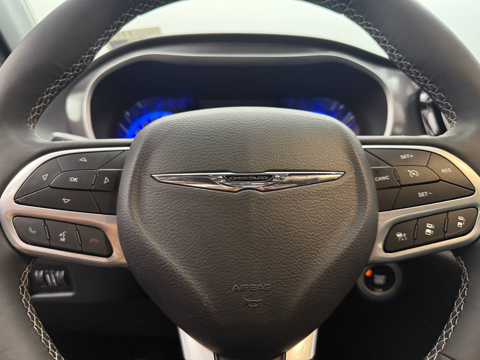 Thumbnail: 2025 Chrysler Voyager - 4