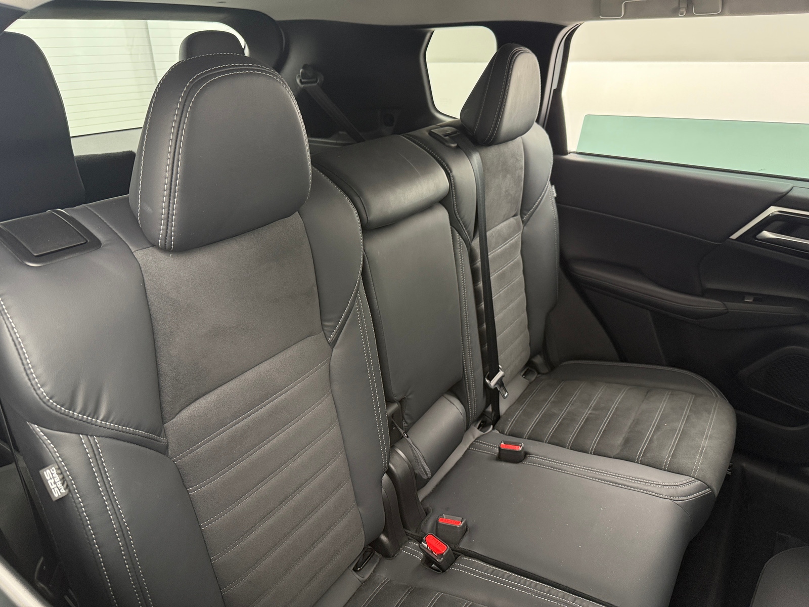 Thumbnail: 2023 Mitsubishi Outlander - 5