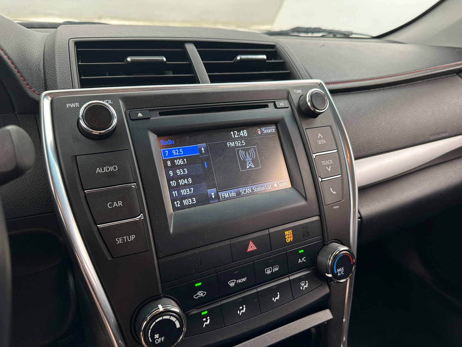 Thumbnail: 2016 Toyota Camry - 4