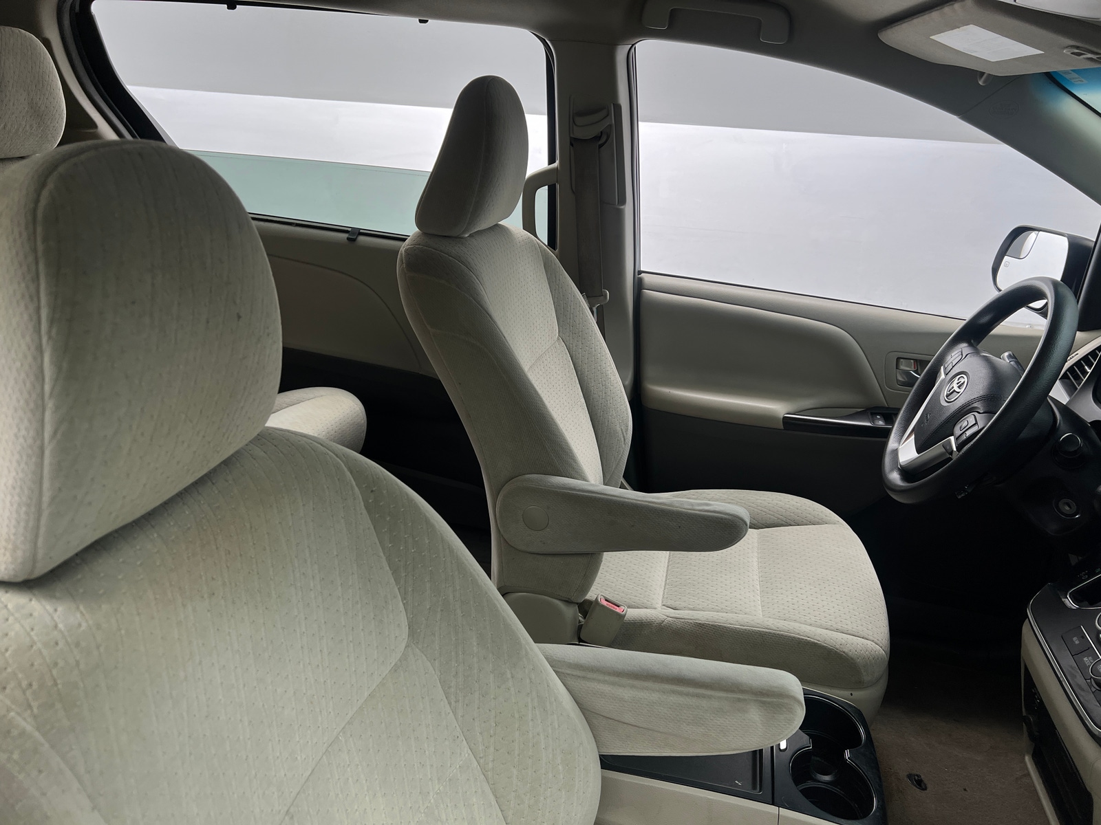 Thumbnail: 2015 Toyota Sienna - 2