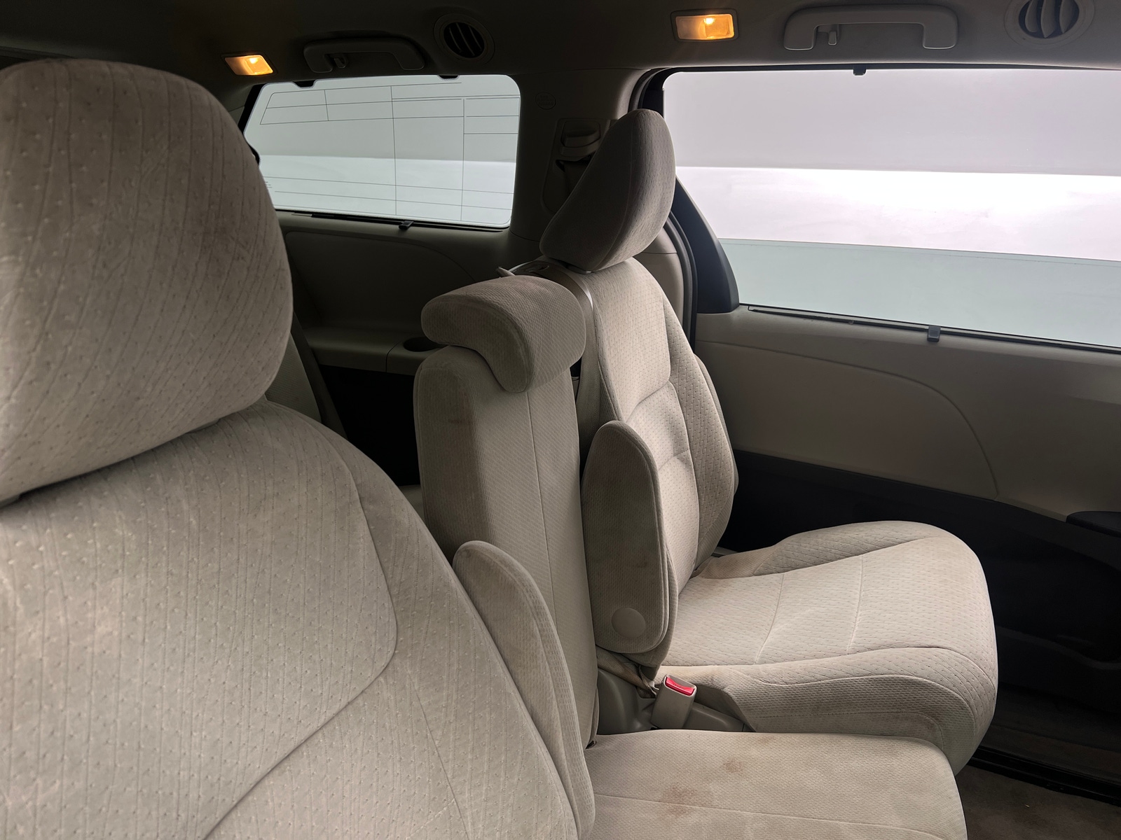 Thumbnail: 2015 Toyota Sienna - 6