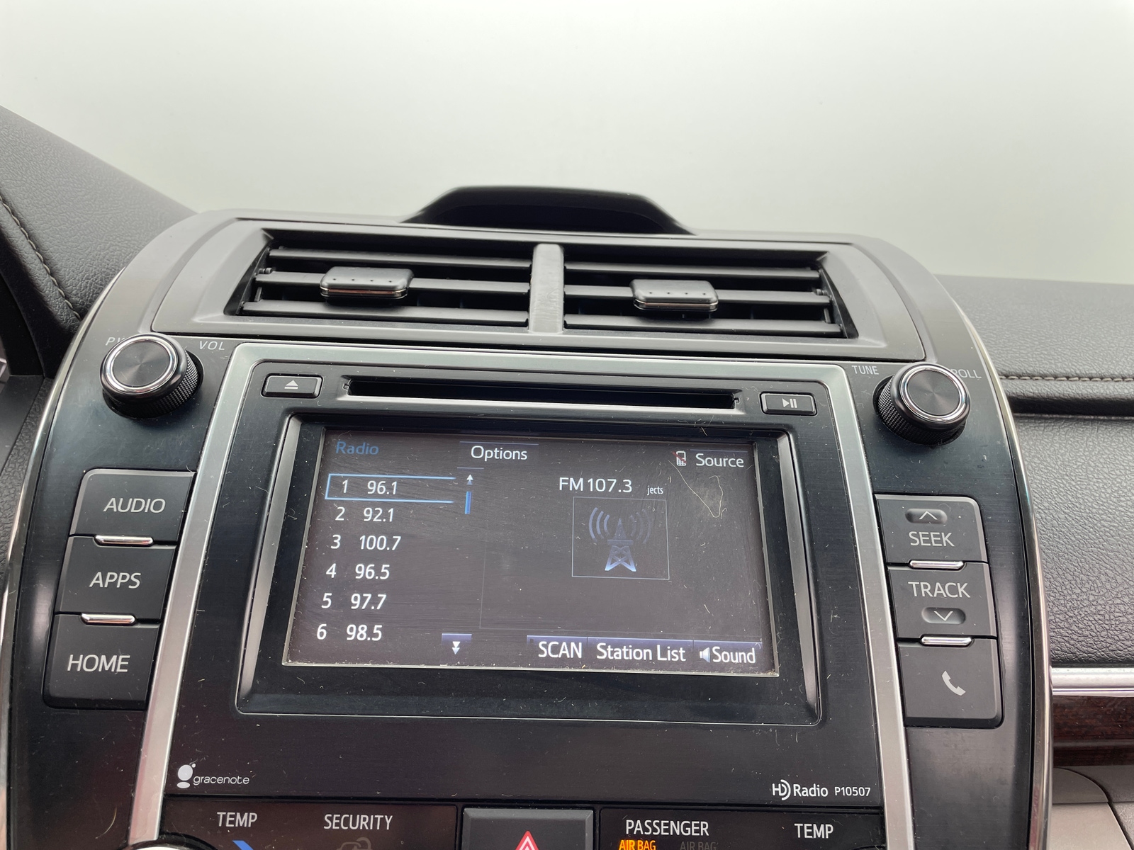 Thumbnail: 2014 Toyota Camry - 3