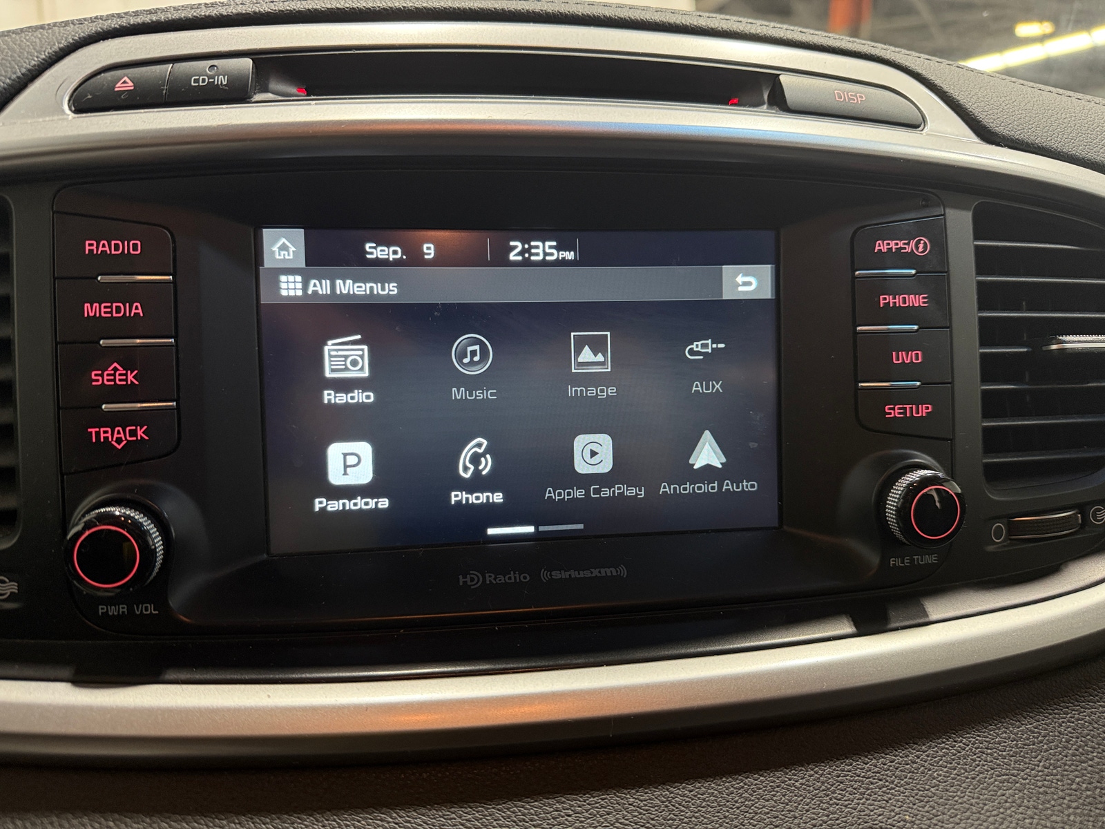 Thumbnail: 2017 Kia Sorento - 4