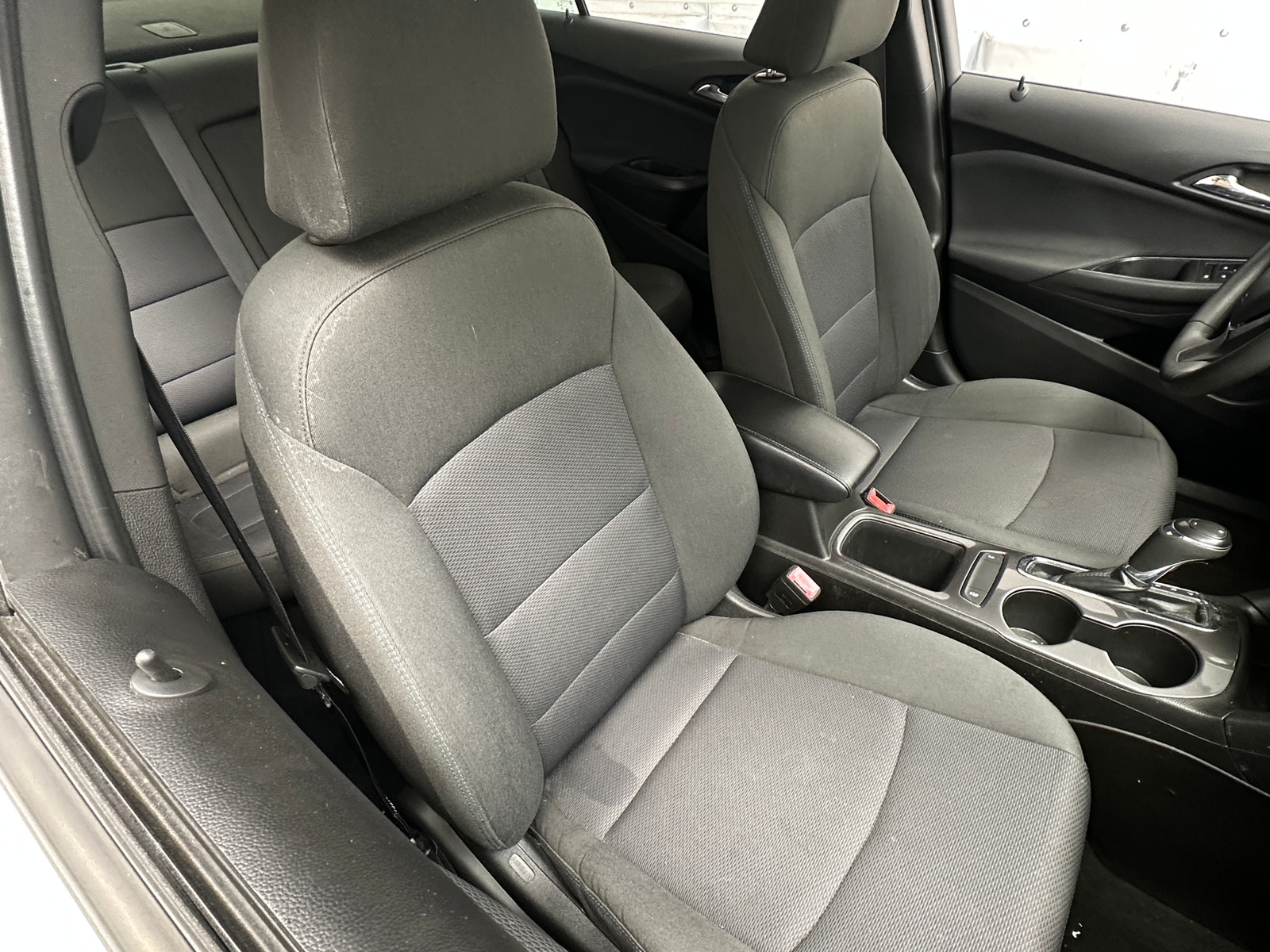 Thumbnail: 2019 Chevrolet Cruze - 2
