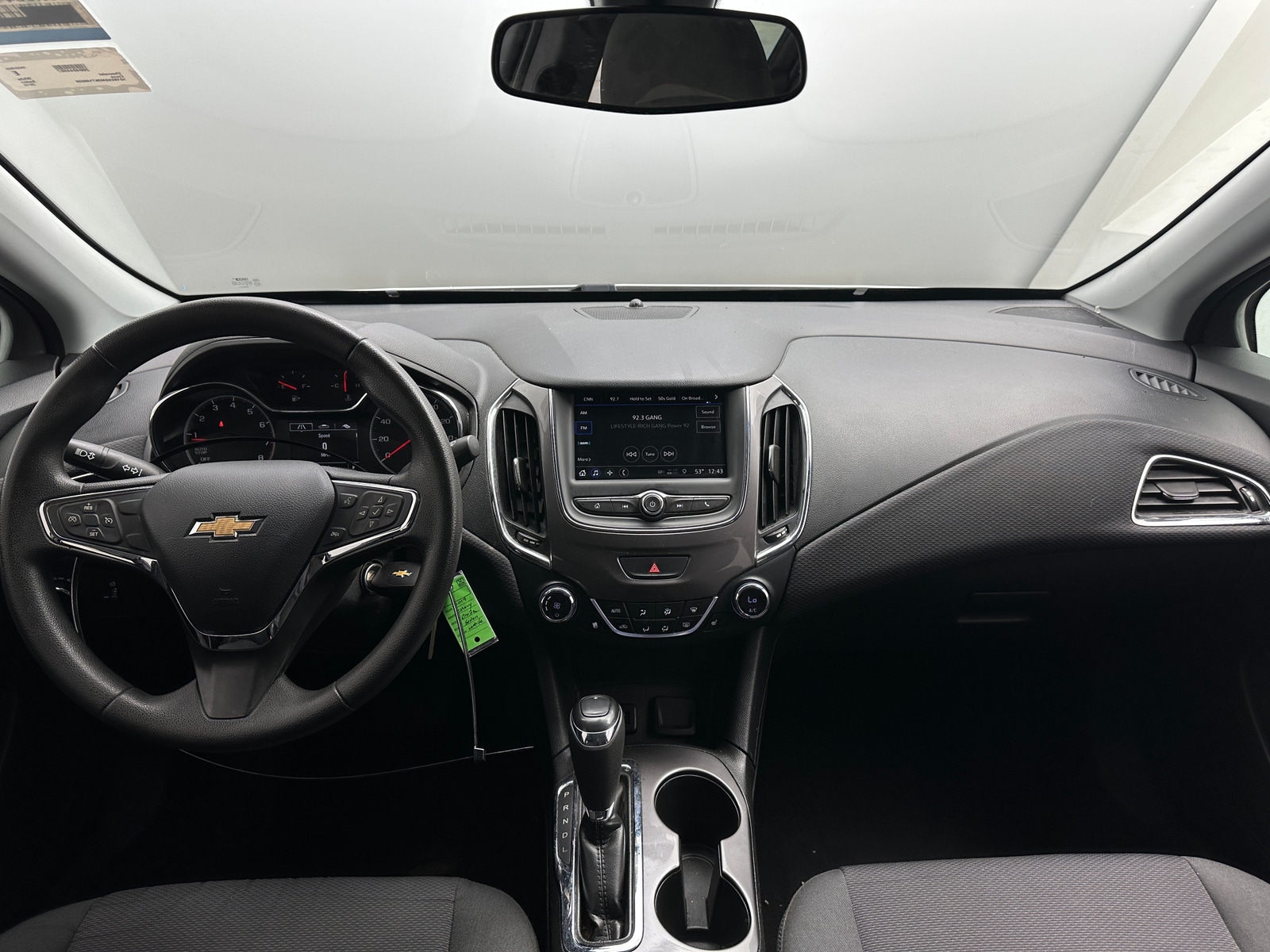 Thumbnail: 2019 Chevrolet Cruze - 3