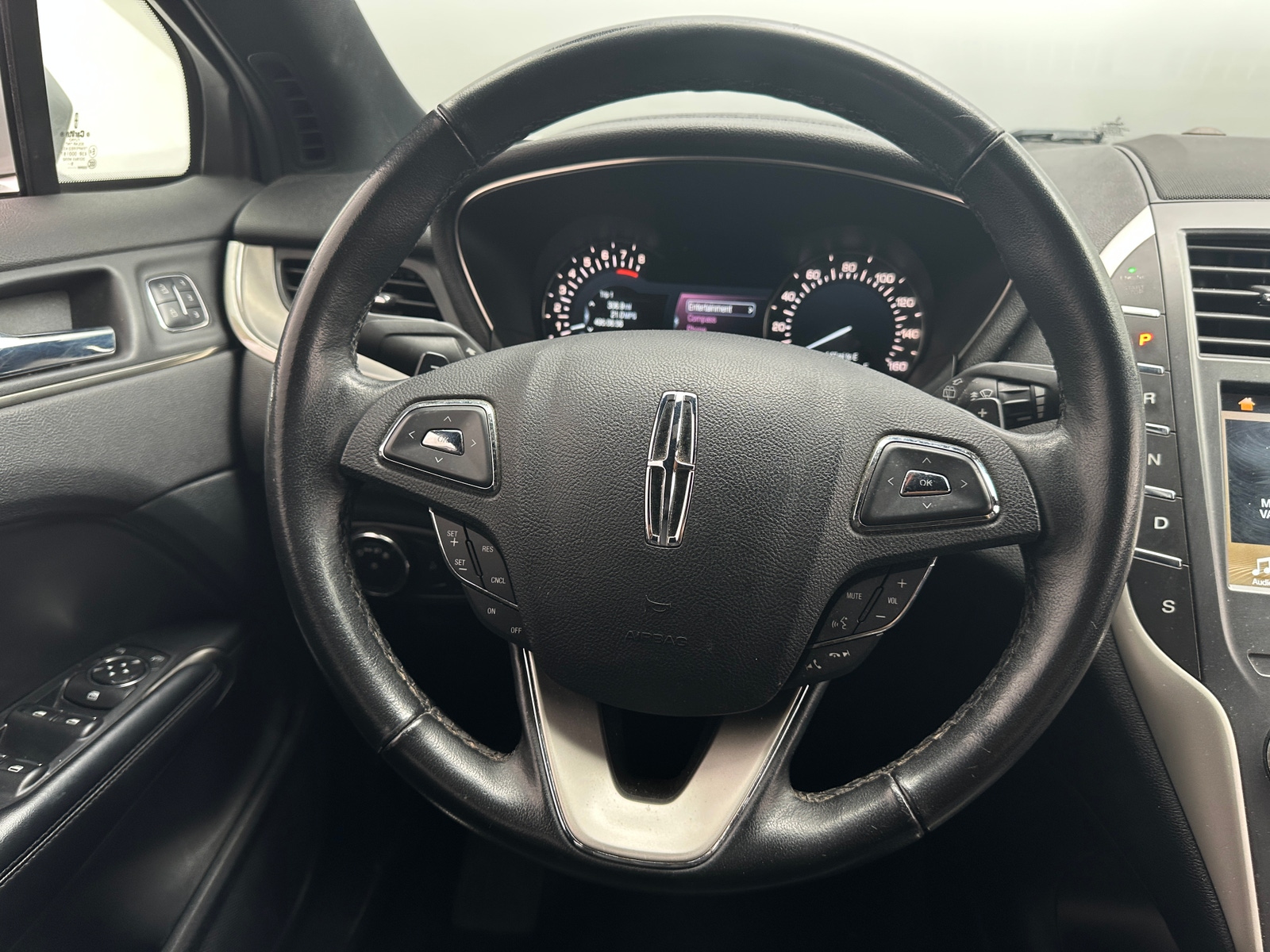 Thumbnail: 2017 Lincoln MKC - 4