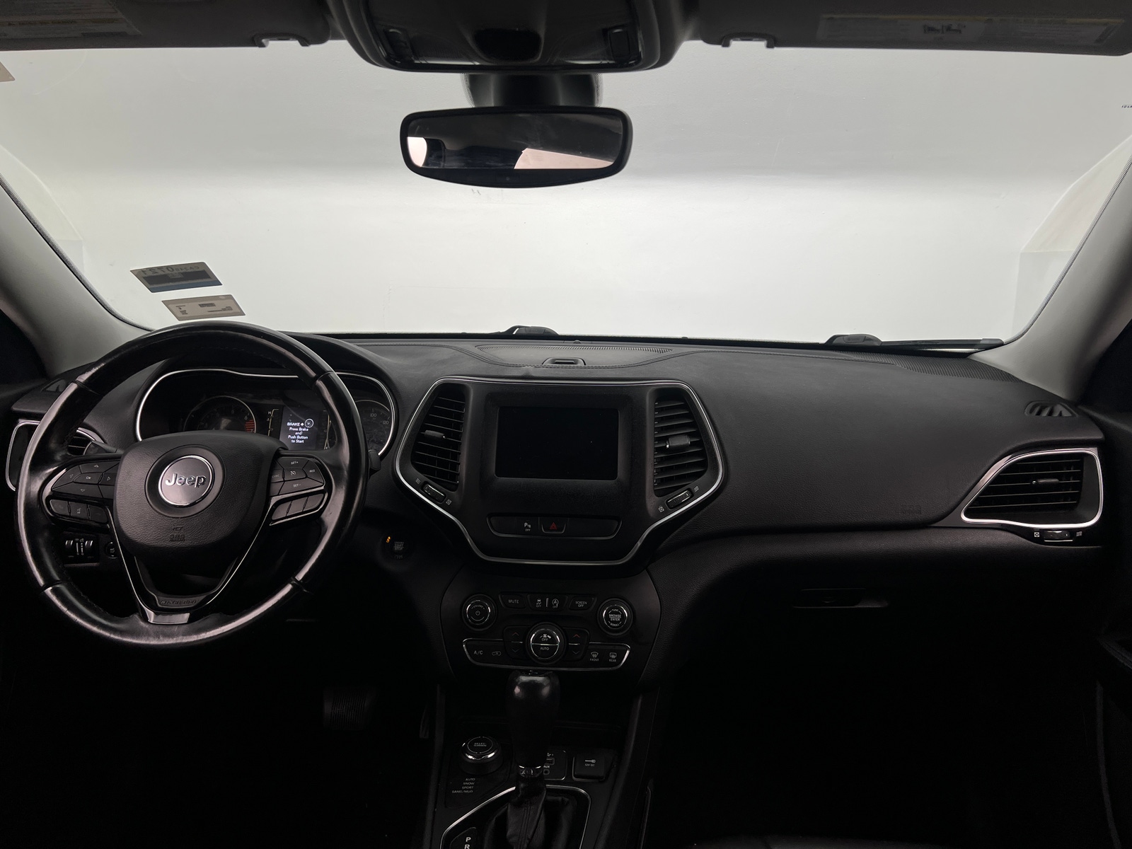 Thumbnail: 2019 Jeep Cherokee - 3