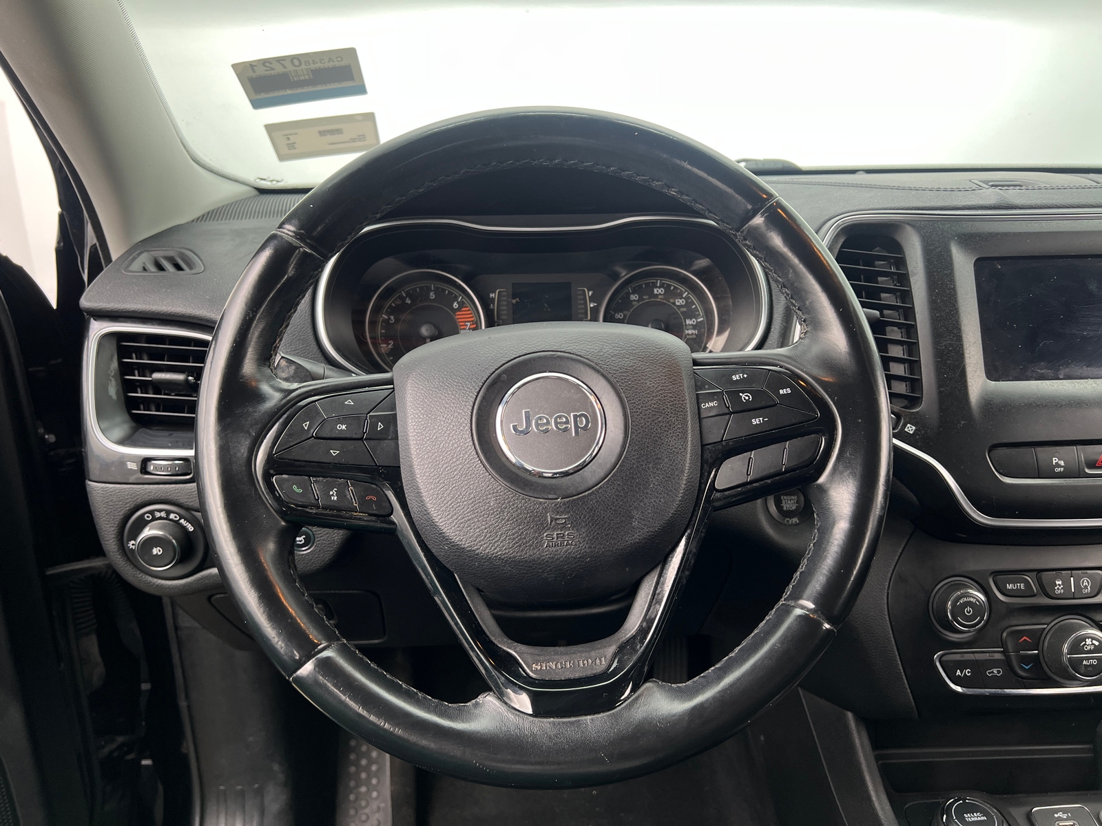 Thumbnail: 2019 Jeep Cherokee - 5