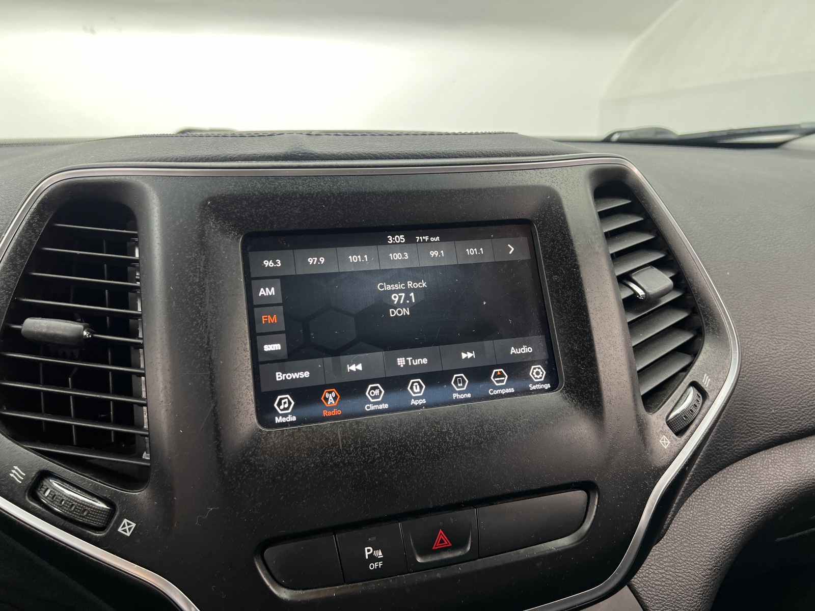 Thumbnail: 2019 Jeep Cherokee - 4