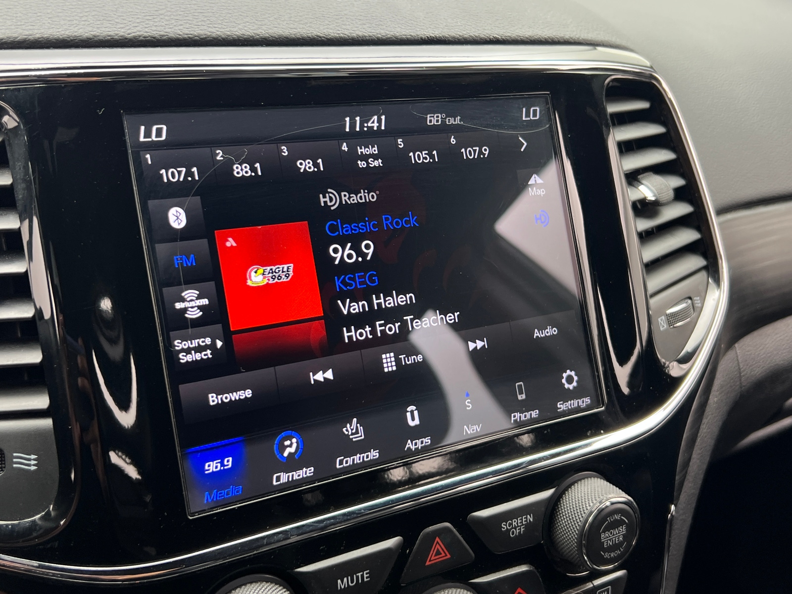 Thumbnail: 2020 Jeep Grand Cherokee - 3