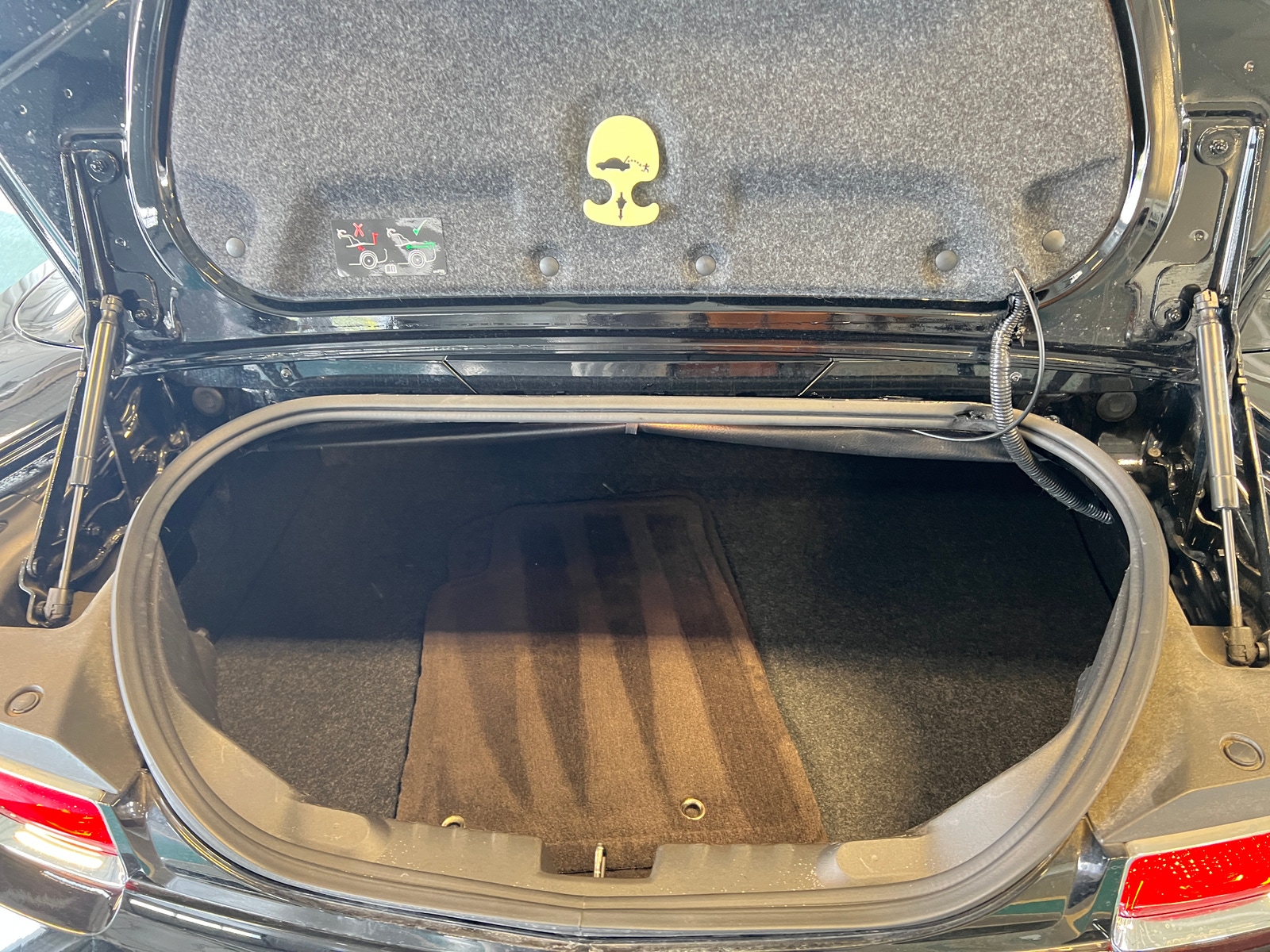 Thumbnail: 2011 Chevrolet Camaro - 6