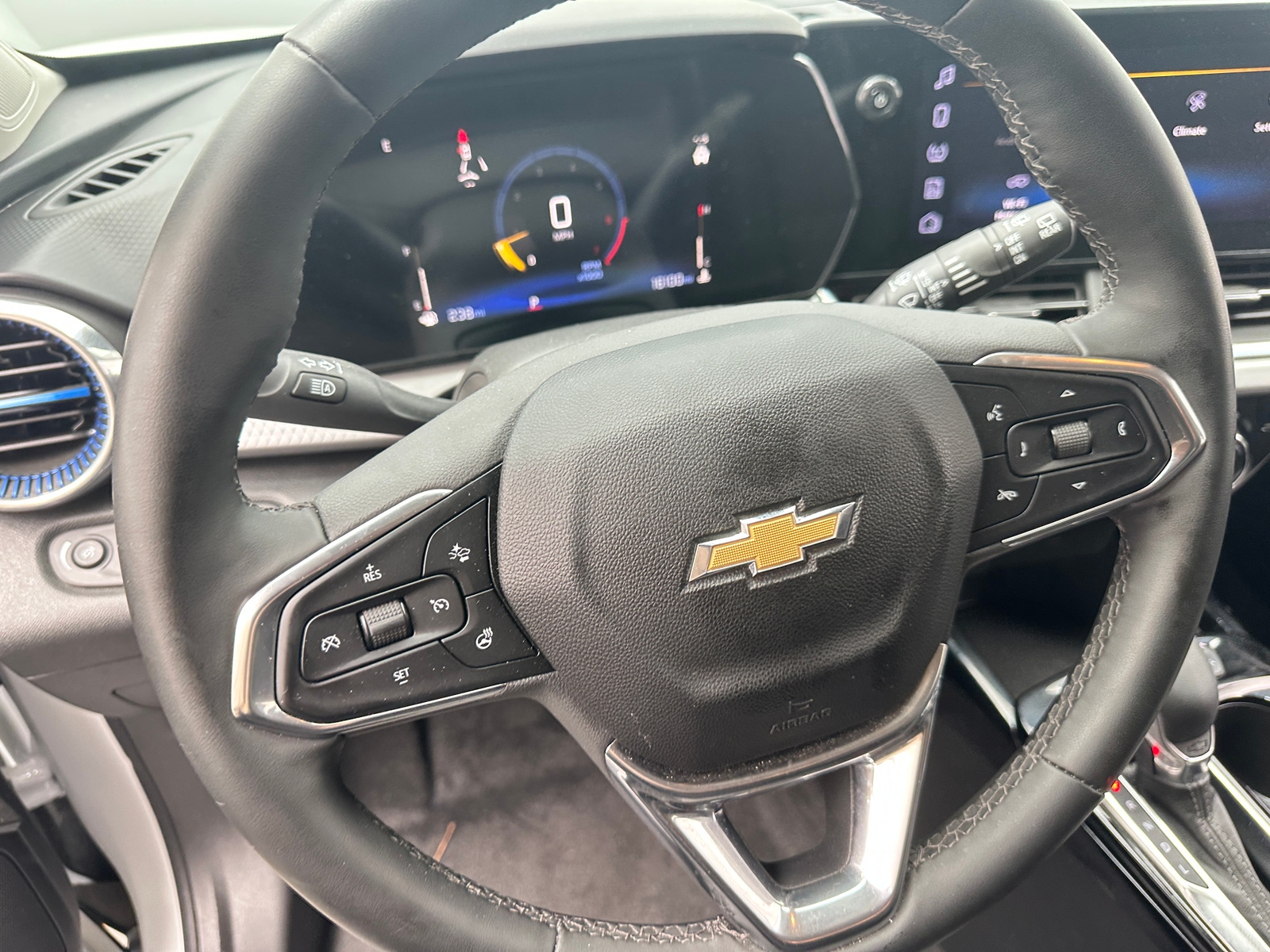 Thumbnail: 2025 Chevrolet Trax - 5