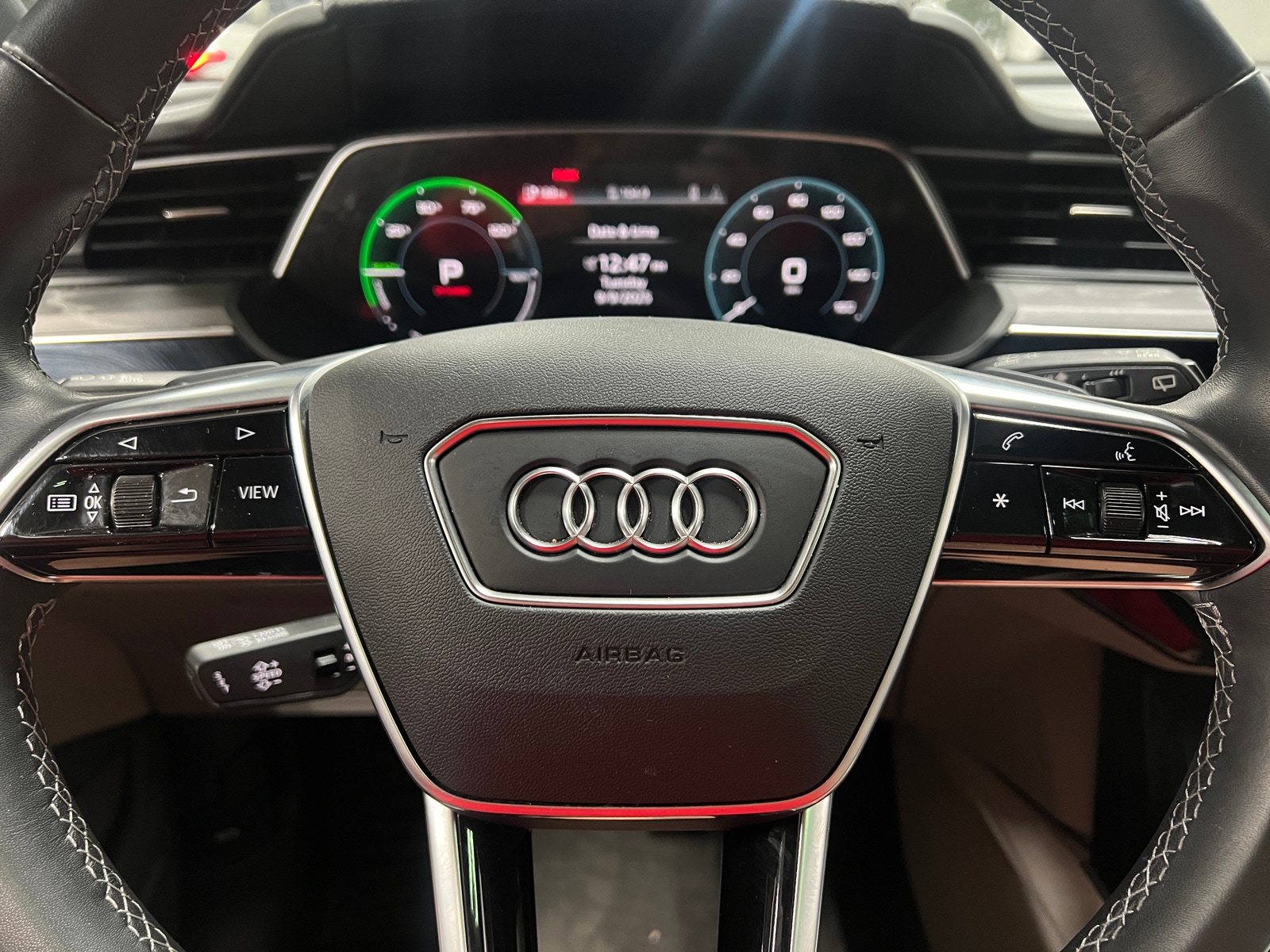 Thumbnail: 2023 Audi e-tron - 4