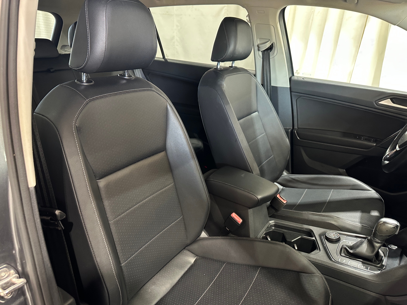Thumbnail: 2019 Volkswagen Tiguan - 2