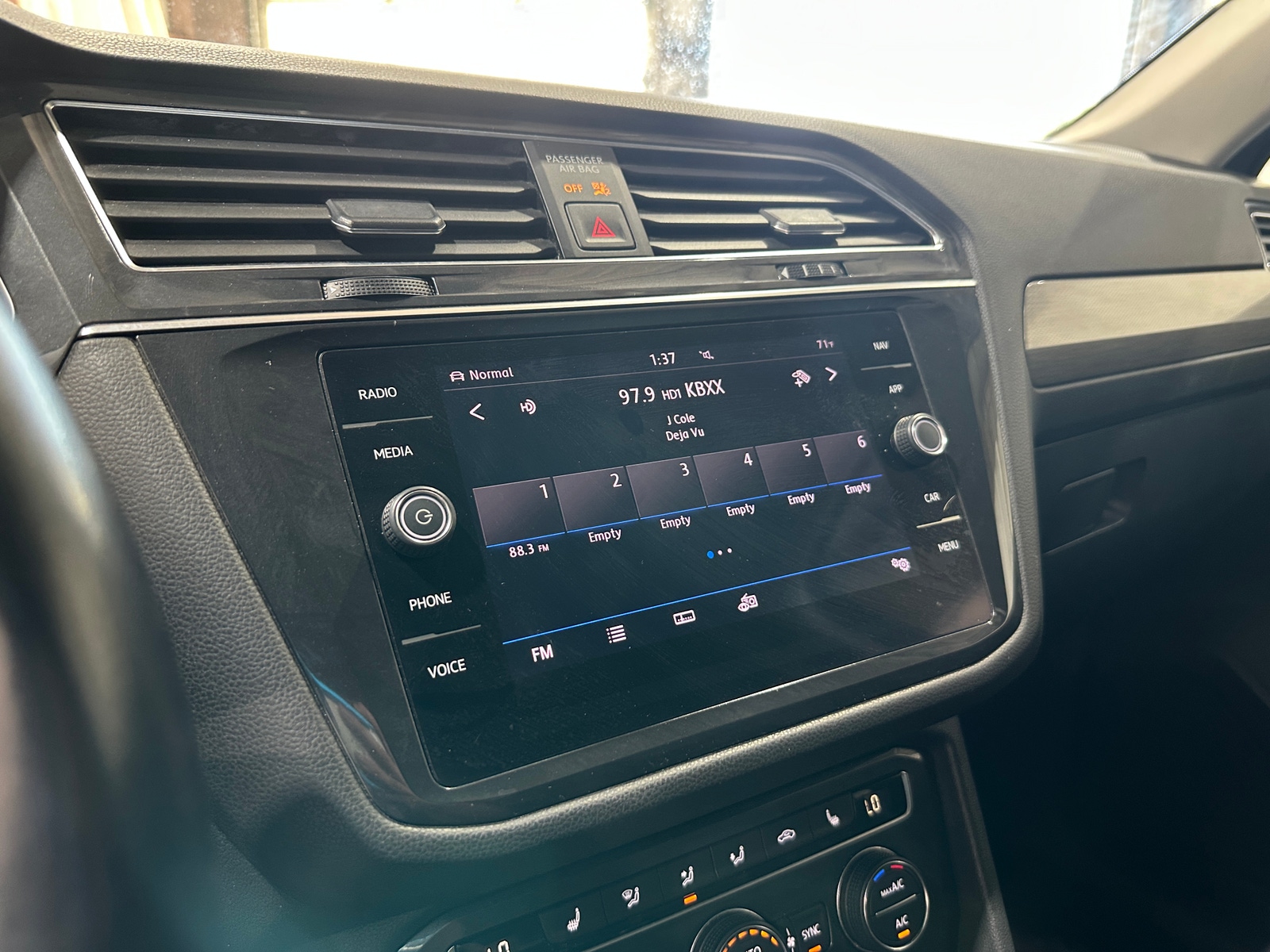 Thumbnail: 2019 Volkswagen Tiguan - 4