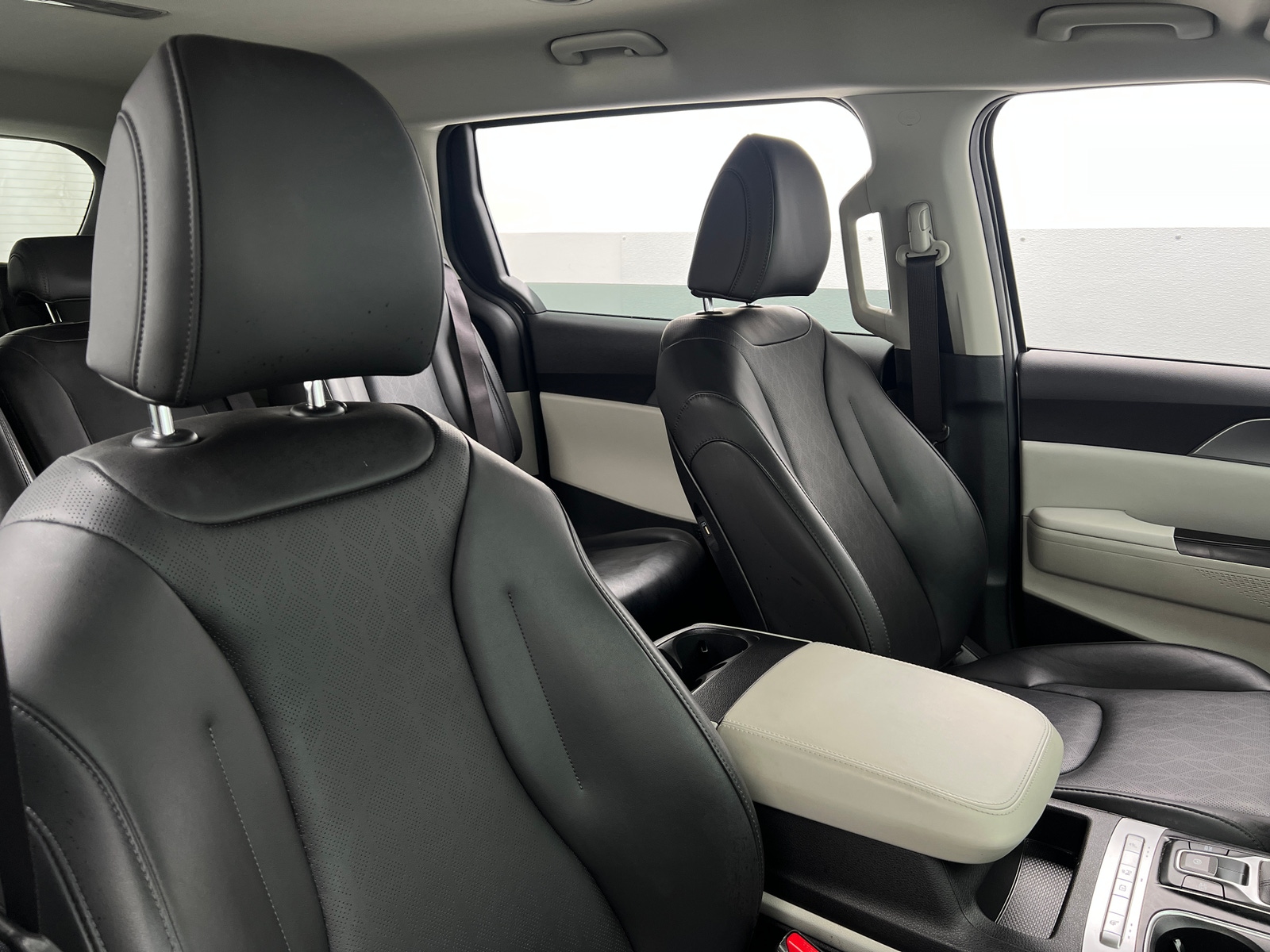 Thumbnail: 2022 Kia Carnival - 2