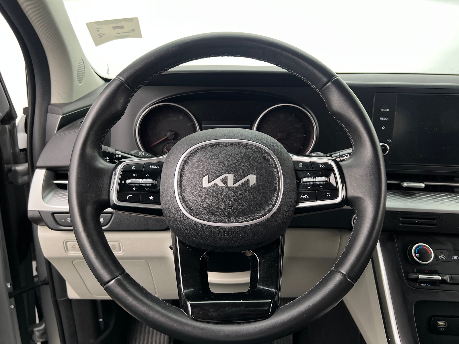 Thumbnail: 2022 Kia Carnival - 5