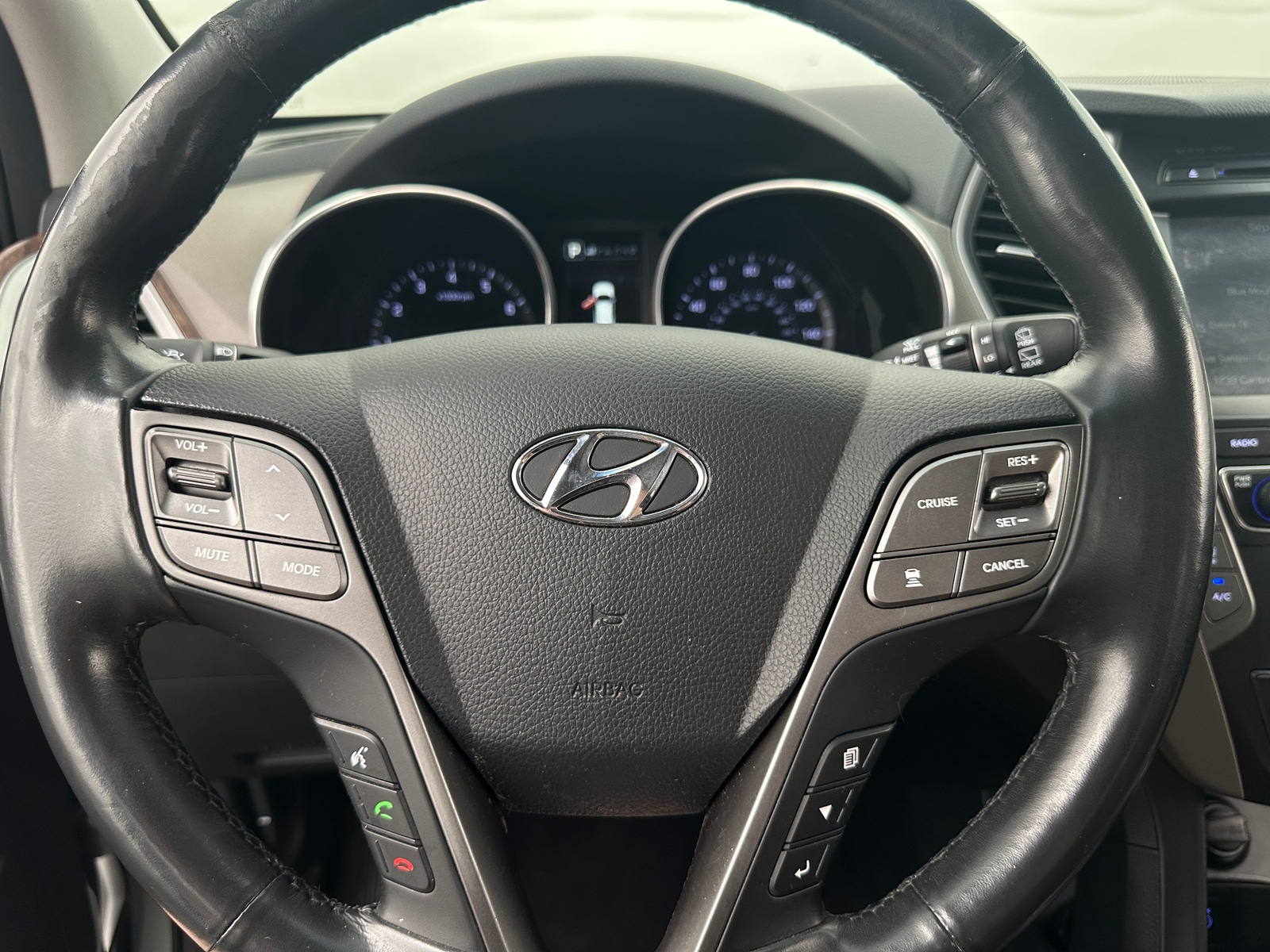 Thumbnail: 2017 Hyundai Santa Fe - 4
