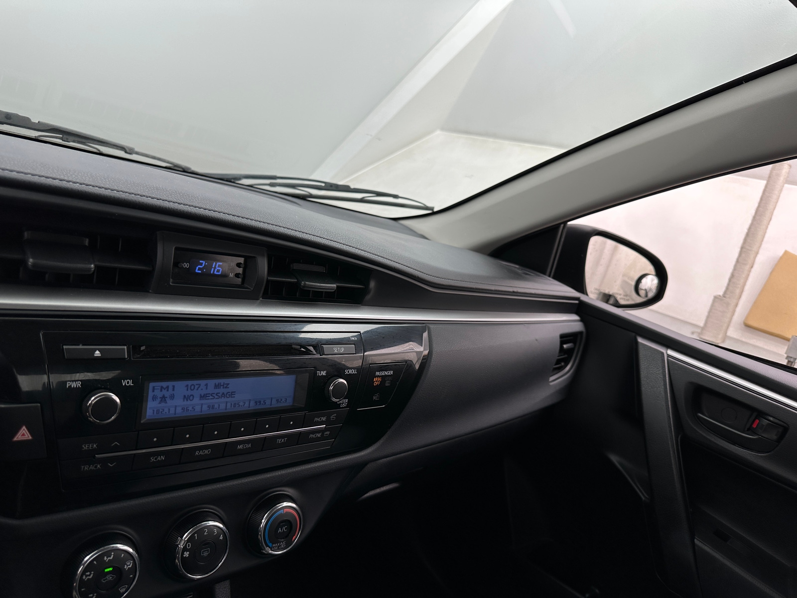 Thumbnail: 2014 Toyota Corolla - 4