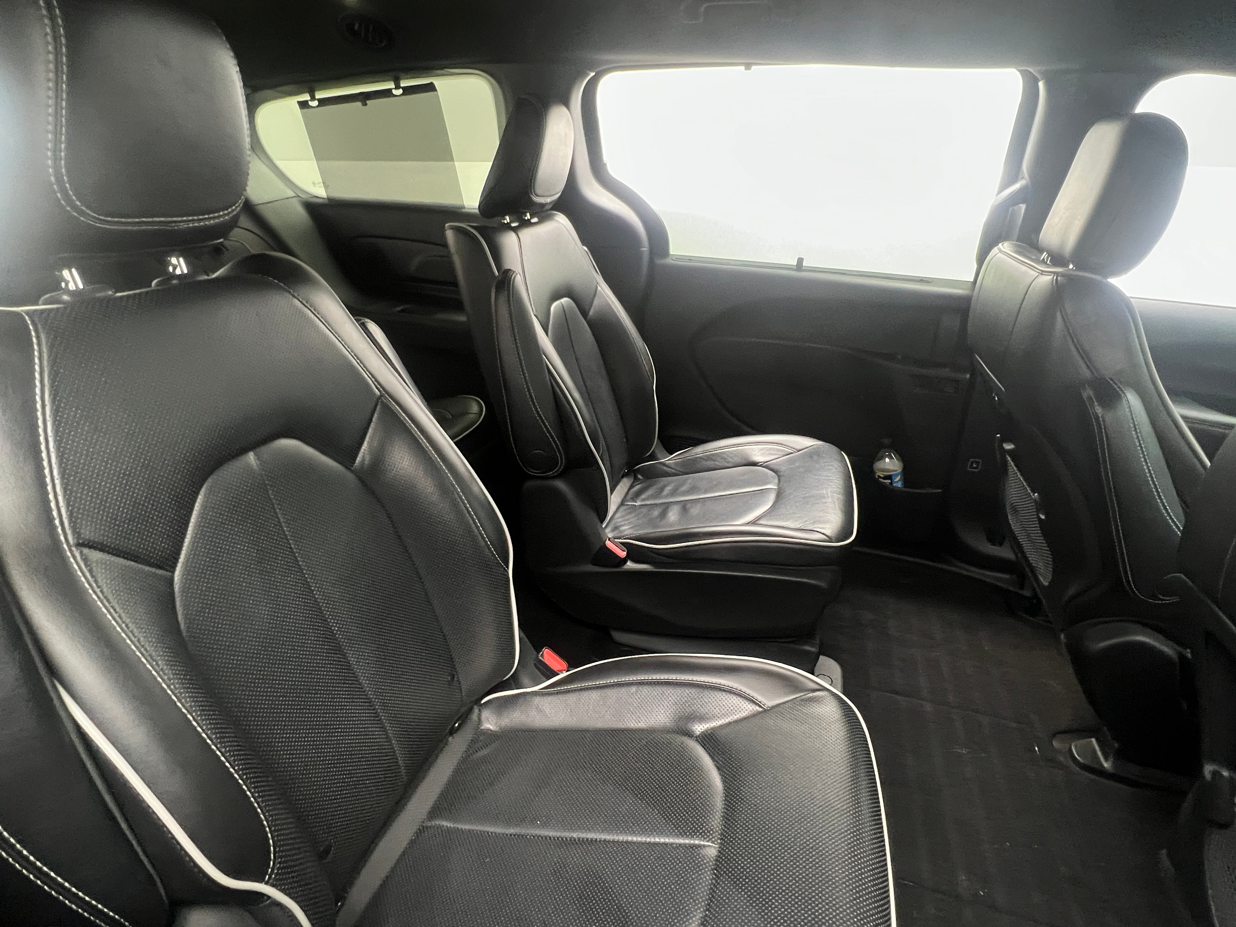 Used 2021 Chrysler Pacifica Hybrid Limited with VIN 2C4RC1S71MR557736 for sale in Eagan, Minnesota