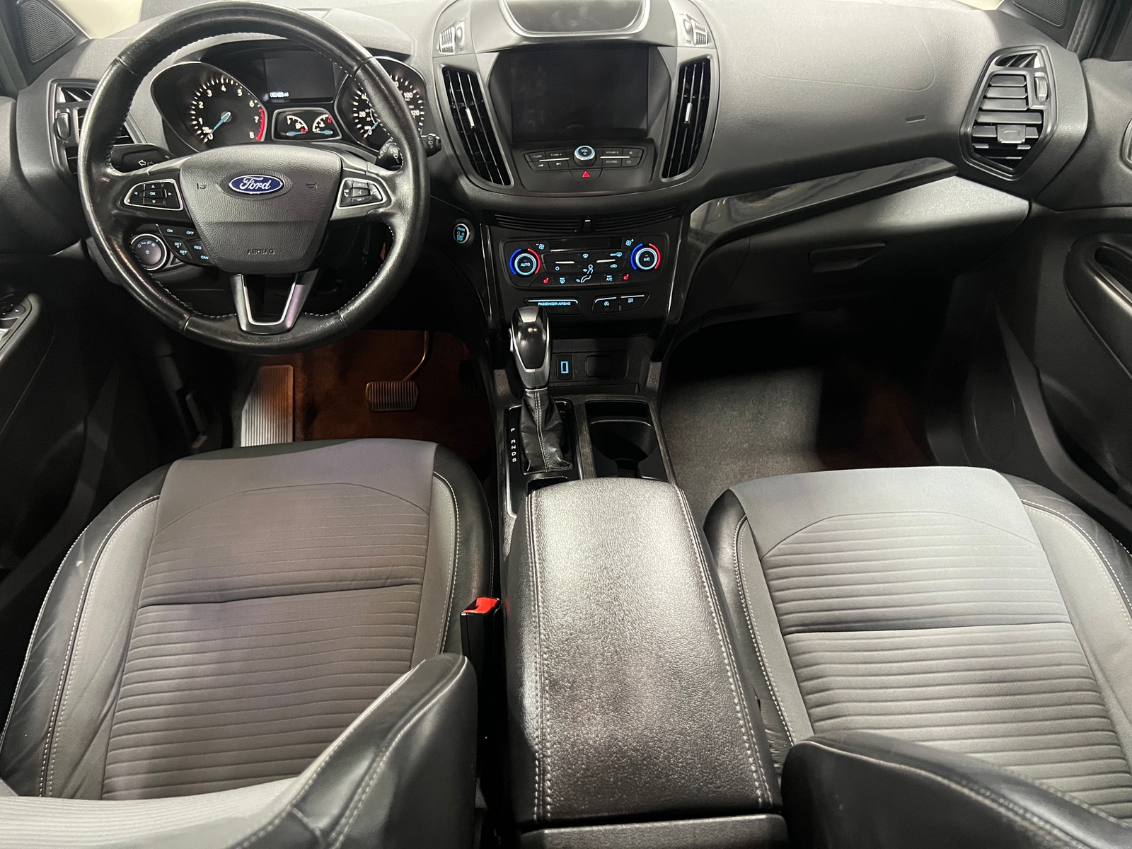 Thumbnail: 2019 Ford Escape - 3
