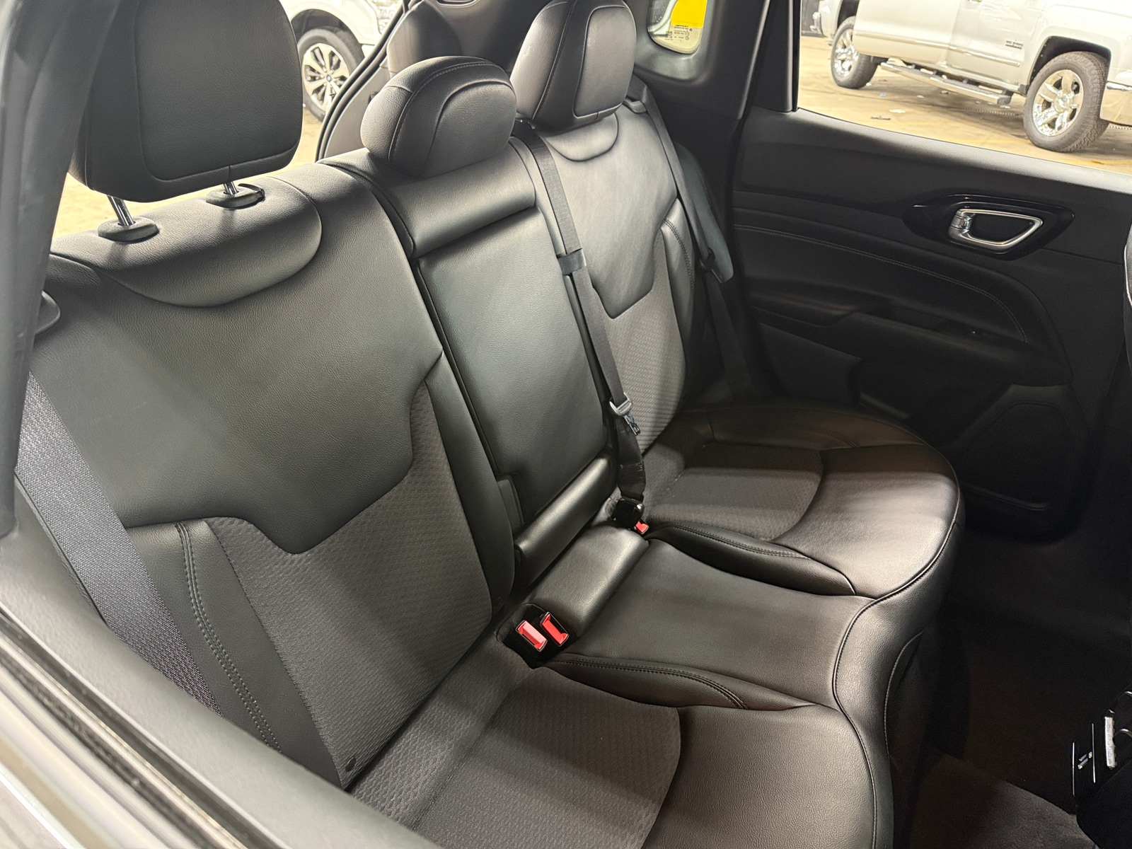 Thumbnail: 2022 Jeep Compass - 6