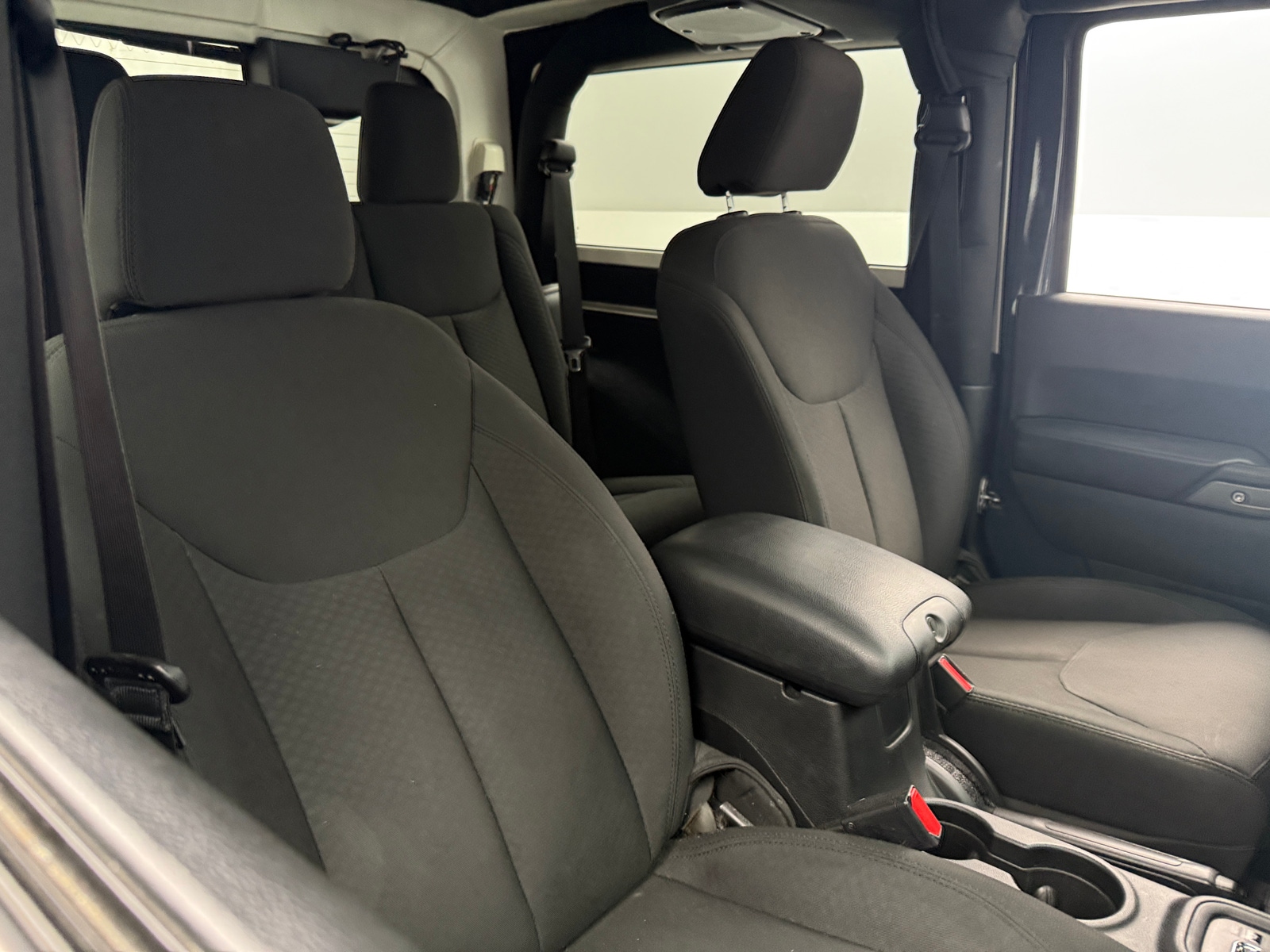 Thumbnail: 2016 Jeep Wrangler - 2
