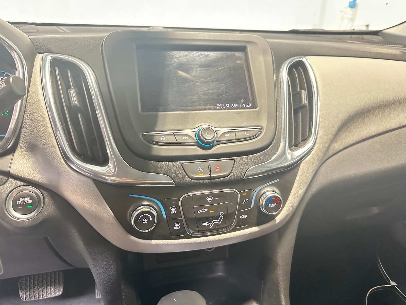 Thumbnail: 2023 Chevrolet Equinox - 4