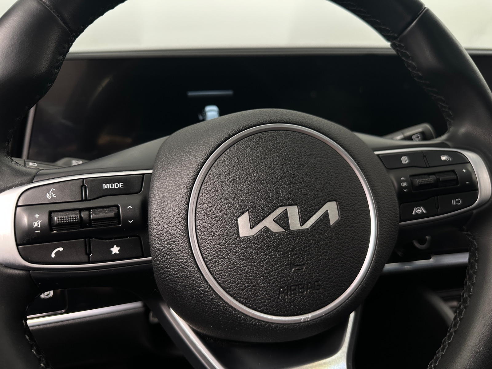 Thumbnail: 2023 Kia Sportage - 4