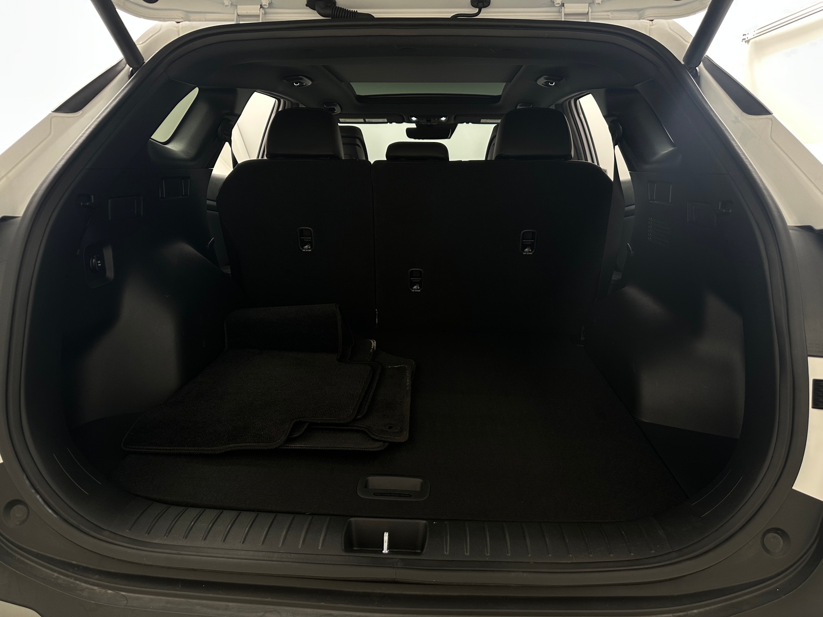 Thumbnail: 2023 Kia Sportage - 6