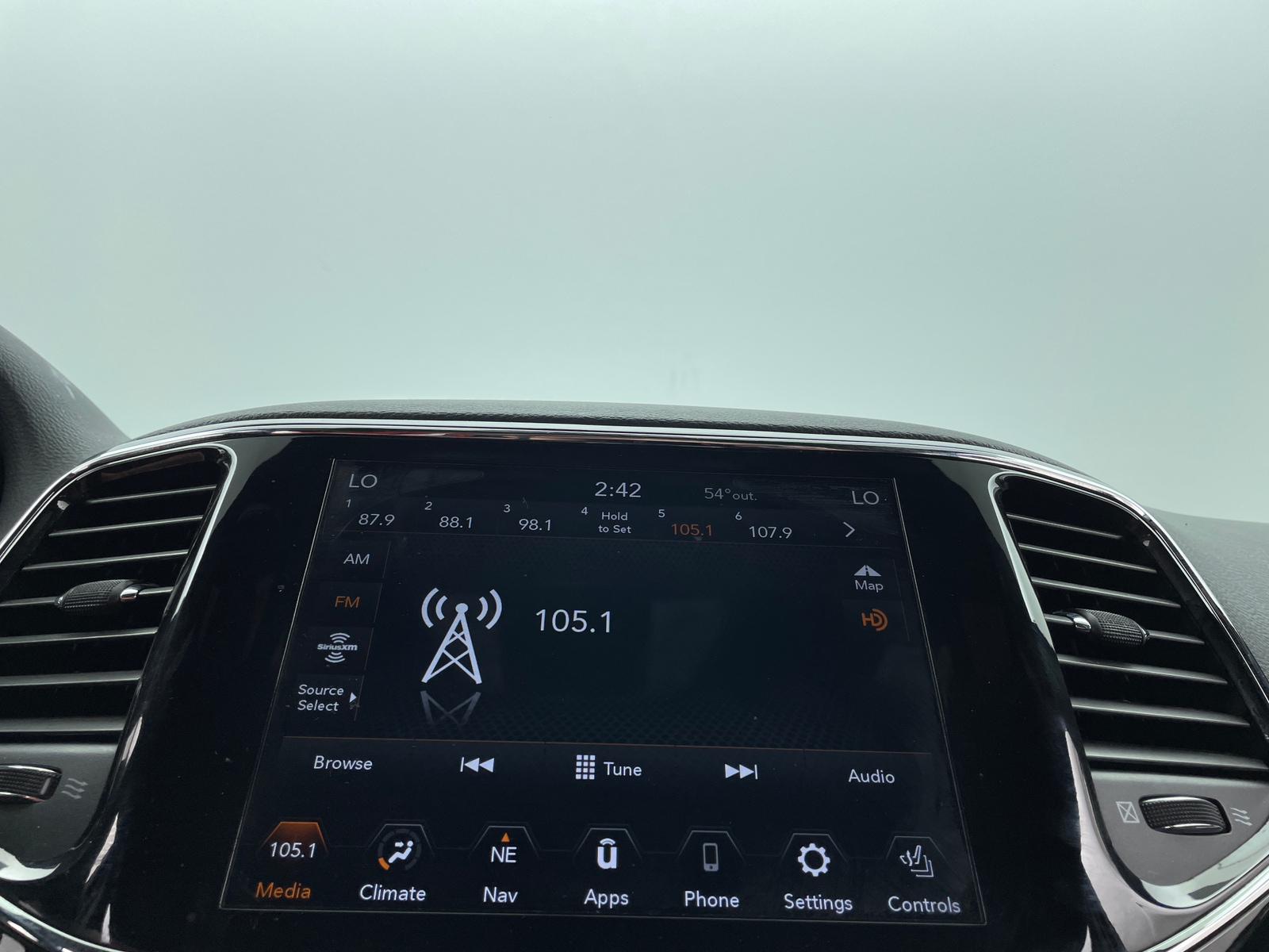 Thumbnail: 2020 Jeep Grand Cherokee - 3