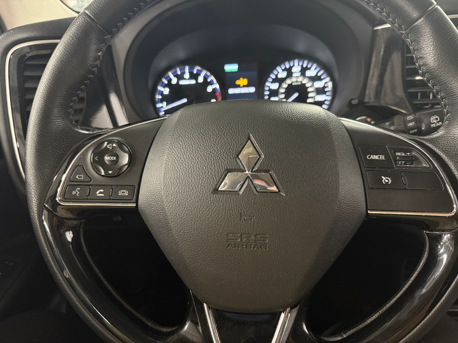 Thumbnail: 2018 Mitsubishi Outlander - 4