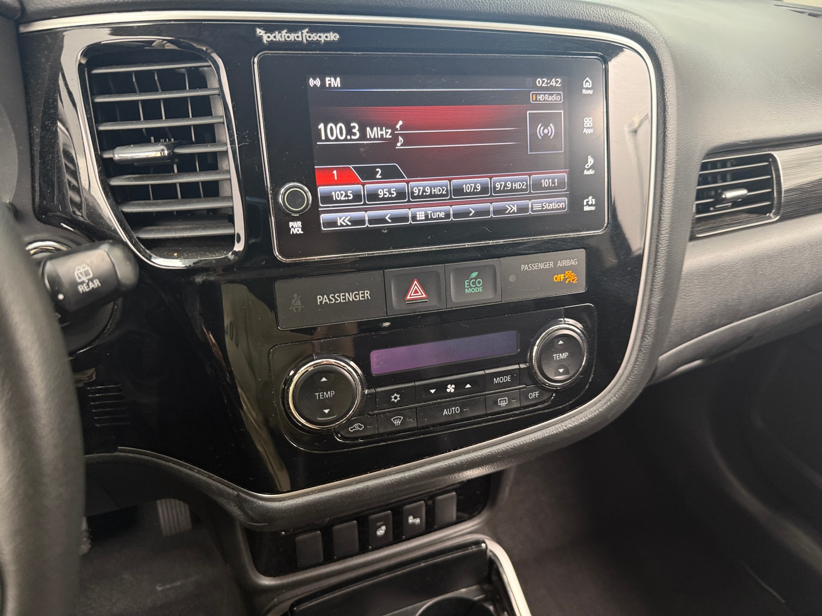 Thumbnail: 2018 Mitsubishi Outlander - 3