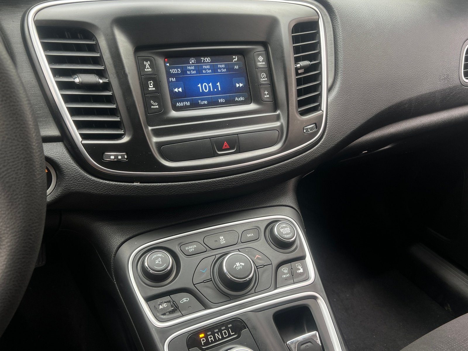 Thumbnail: 2015 Chrysler 200 - 4