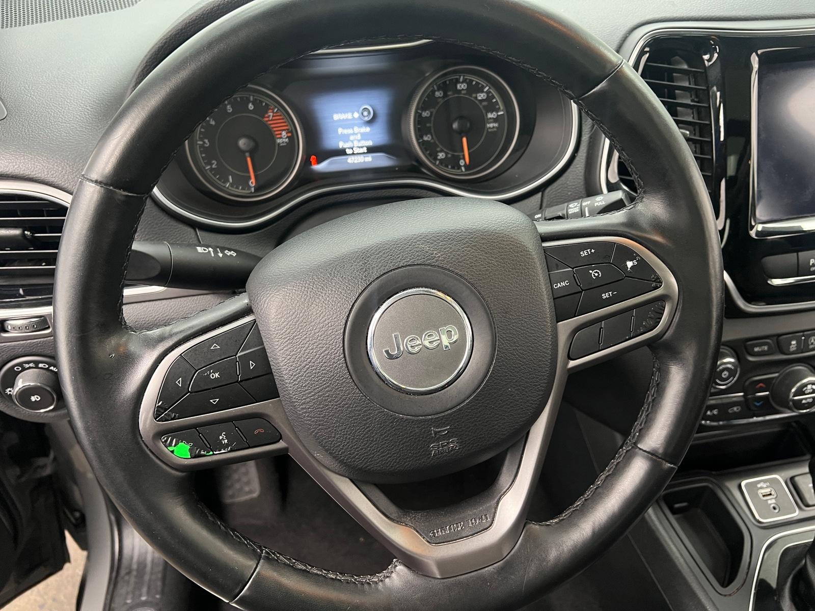 Thumbnail: 2019 Jeep Cherokee - 4