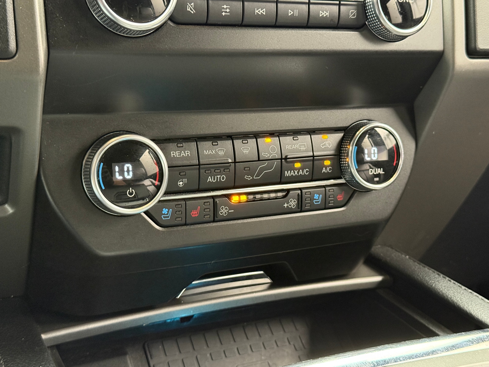 Thumbnail: 2021 Ford Expedition - 4