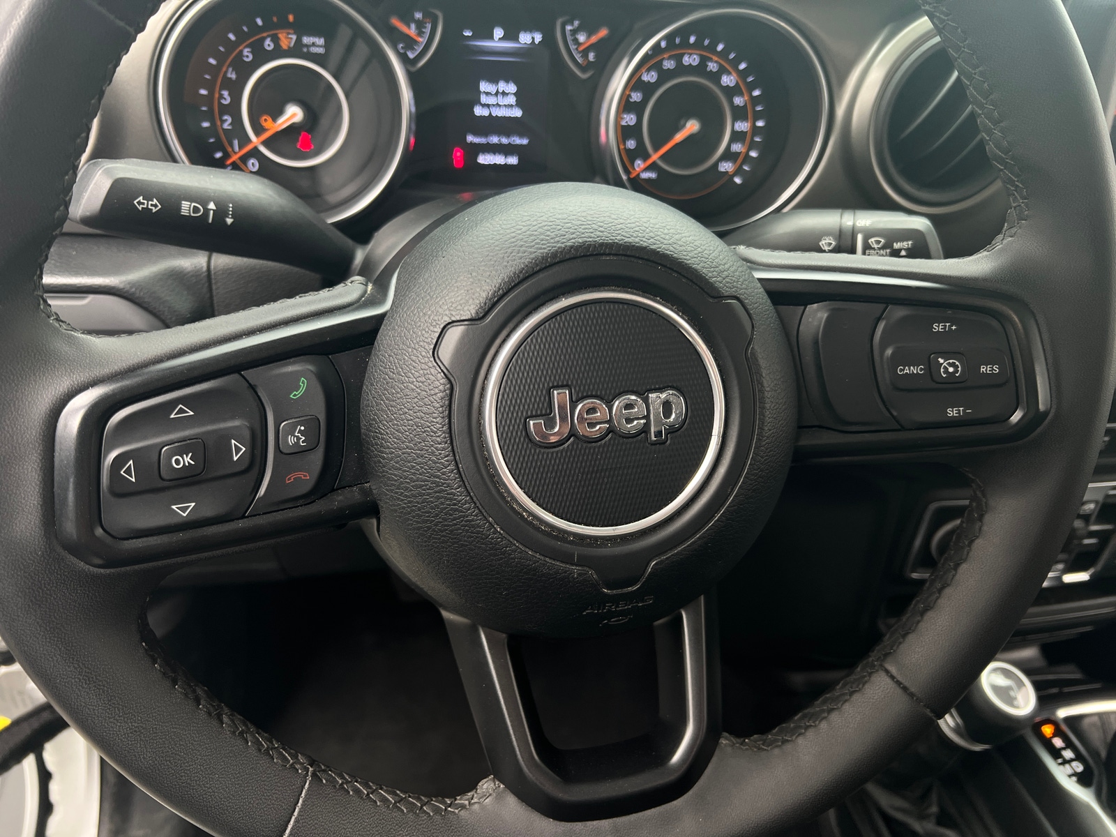 Thumbnail: 2023 Jeep Gladiator - 5