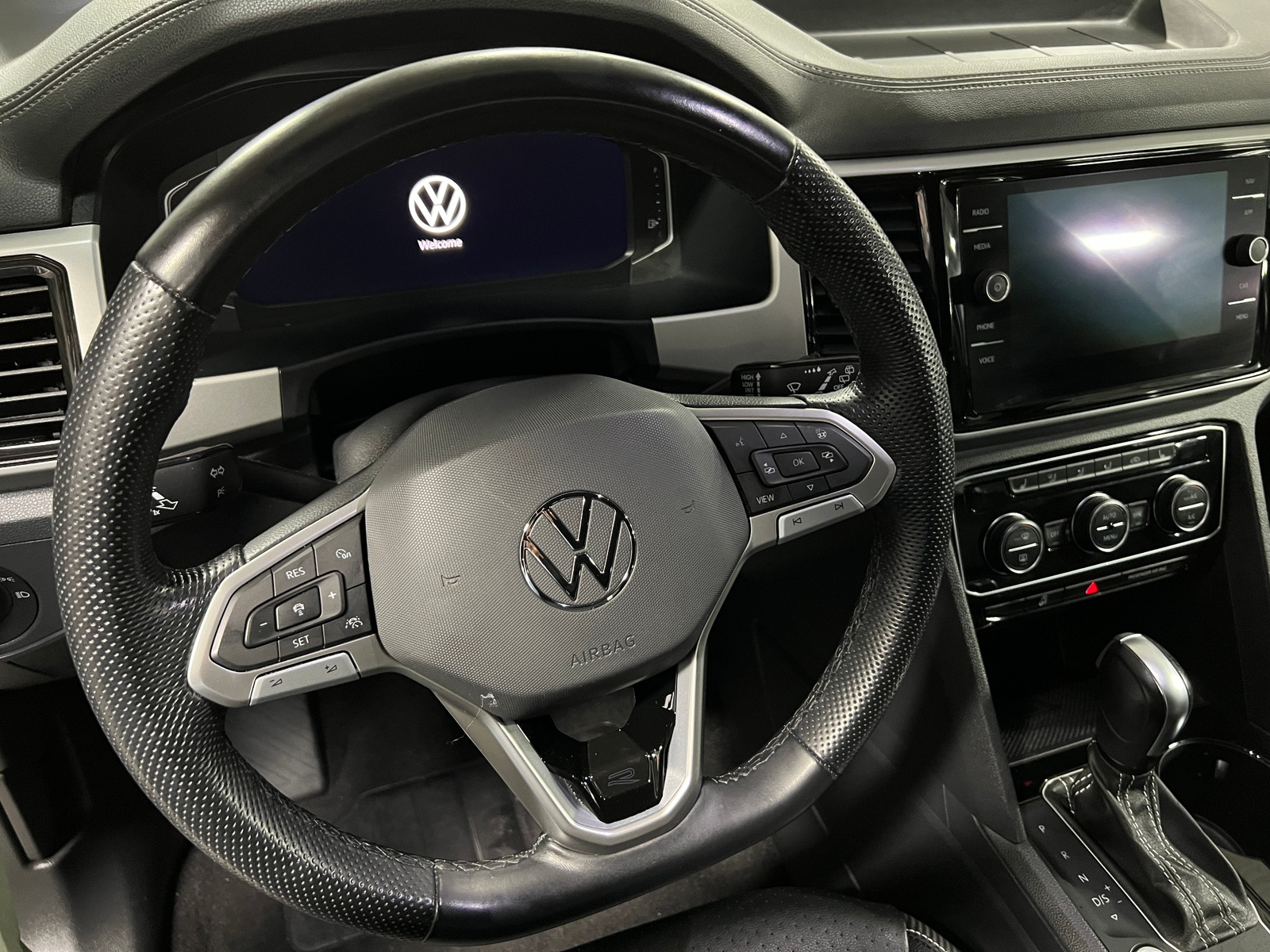 Thumbnail: 2022 Volkswagen Atlas - 4