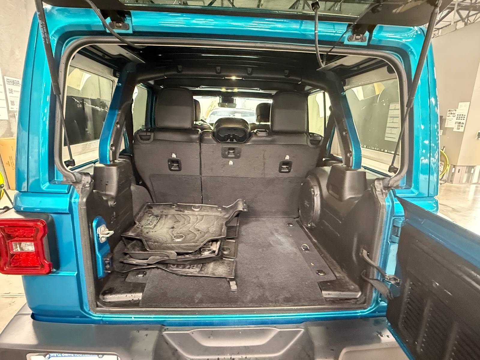 Thumbnail: 2019 Jeep Wrangler - 6