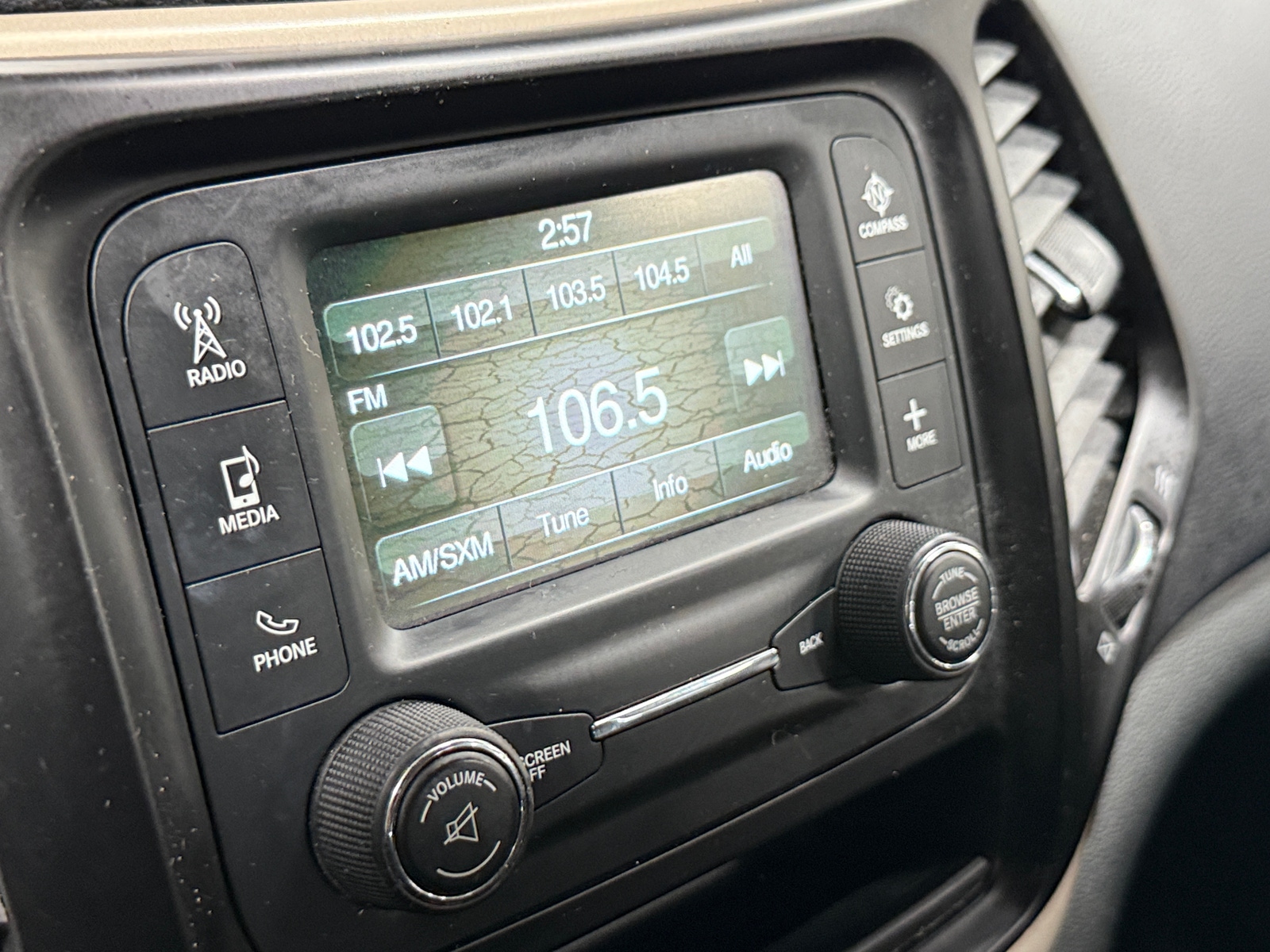 Thumbnail: 2015 Jeep Cherokee - 4