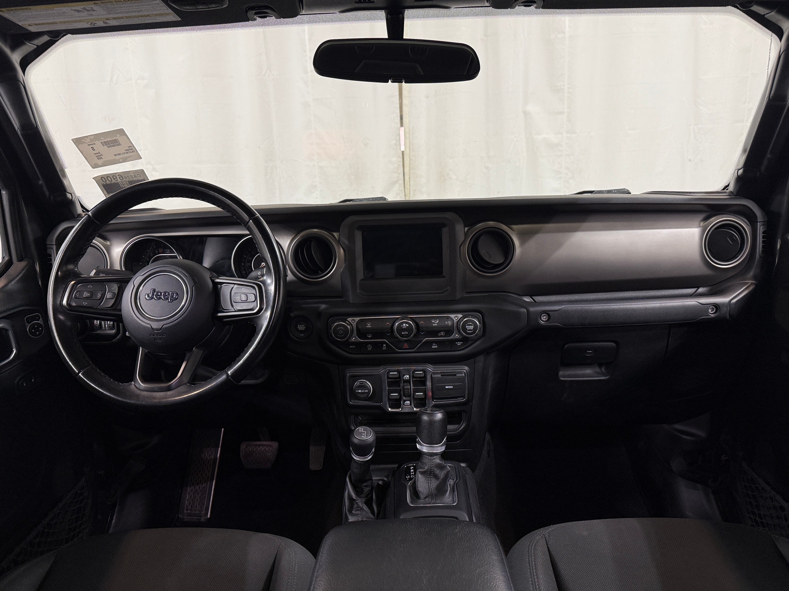 Thumbnail: 2020 Jeep Gladiator - 3