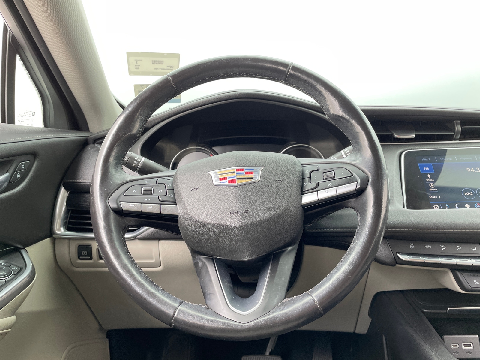 Thumbnail: 2021 Cadillac XT4 - 4