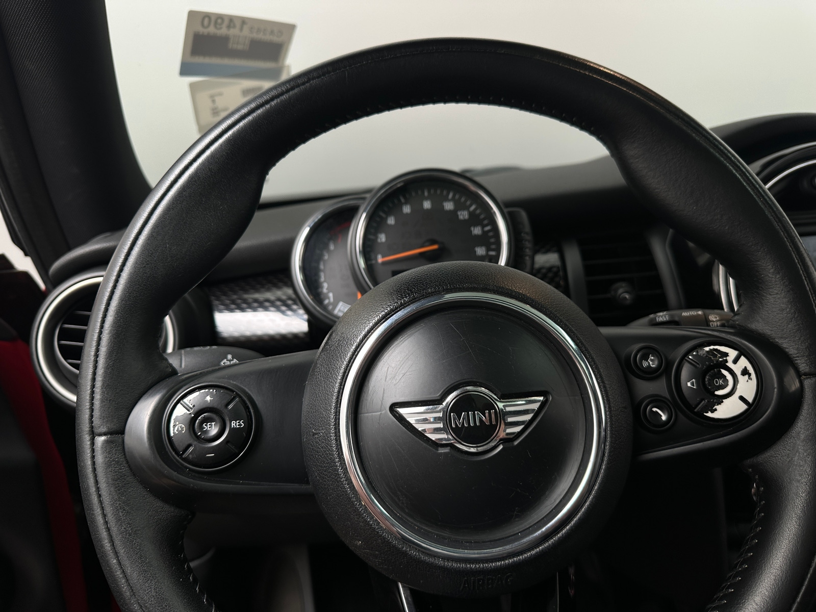 Thumbnail: 2015 MINI Cooper Hardtop - 4