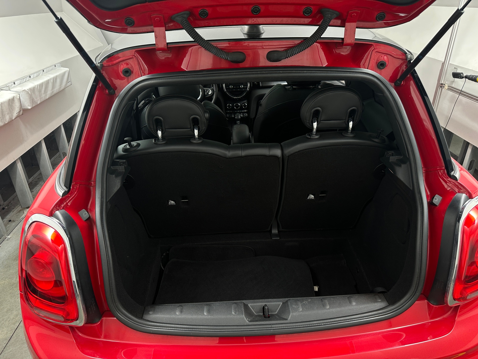 Thumbnail: 2015 MINI Cooper Hardtop - 6